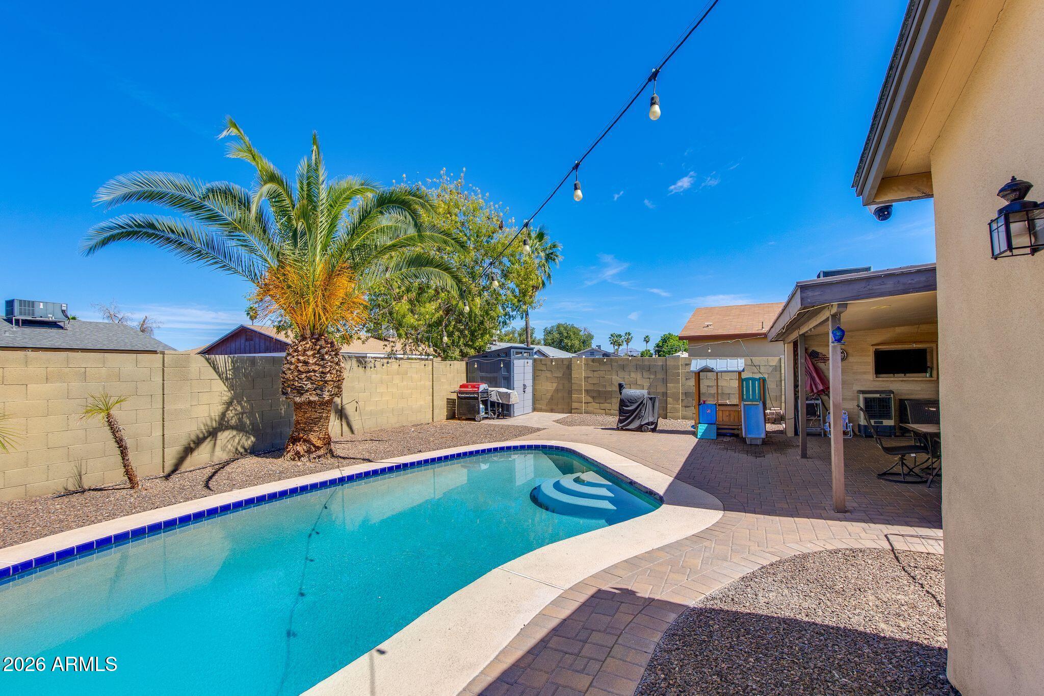 3608 E JANICE Way