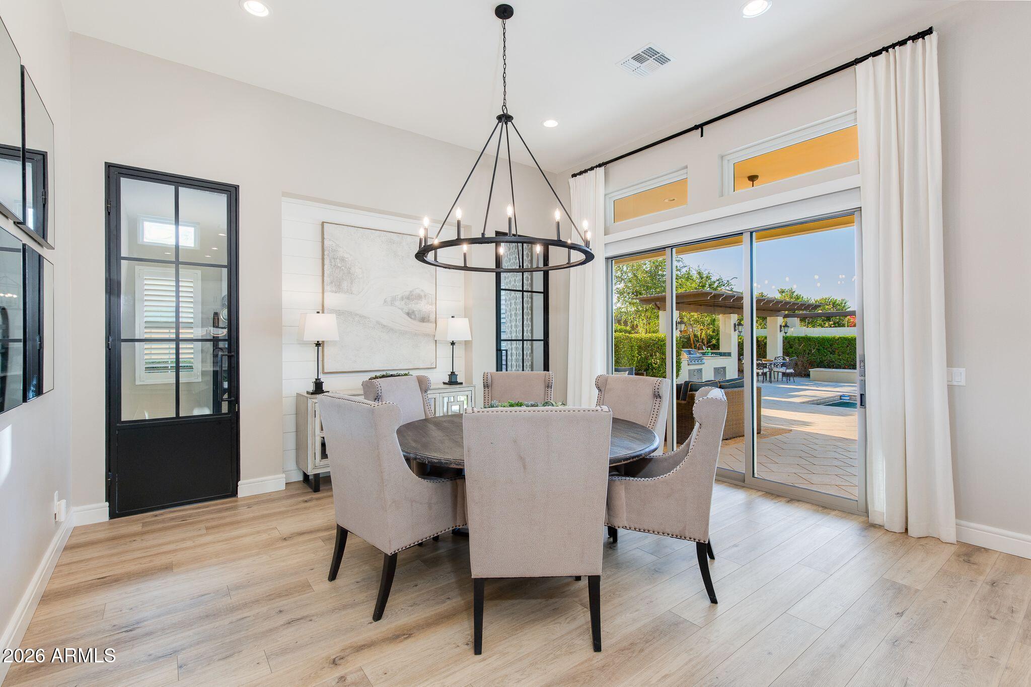 2766 E BONANZA Court