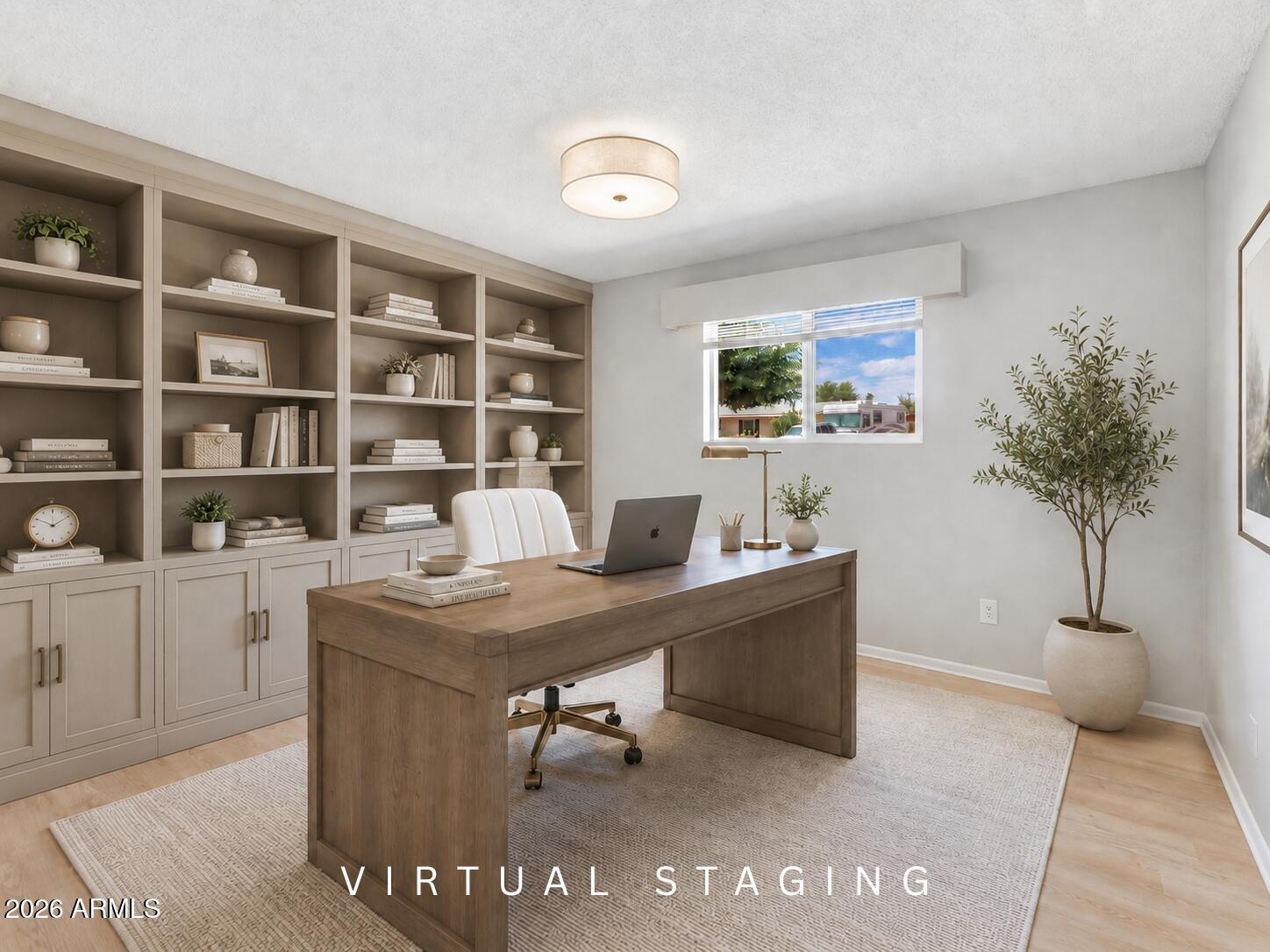 537 E LAGUNA Drive