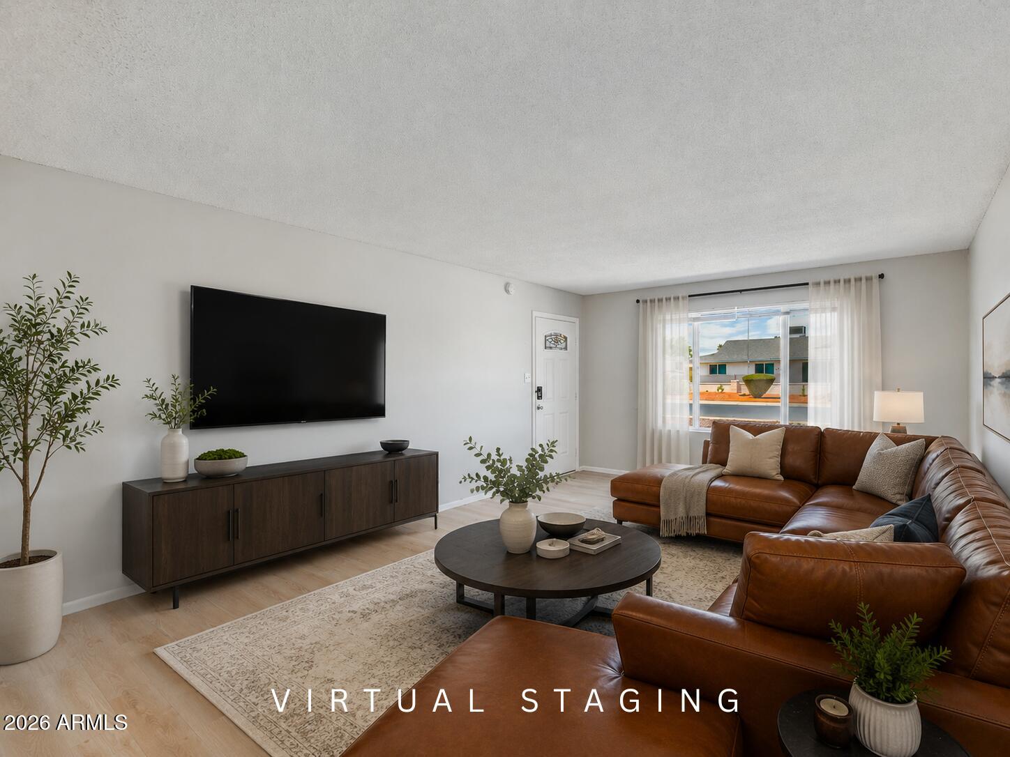 537 E LAGUNA Drive