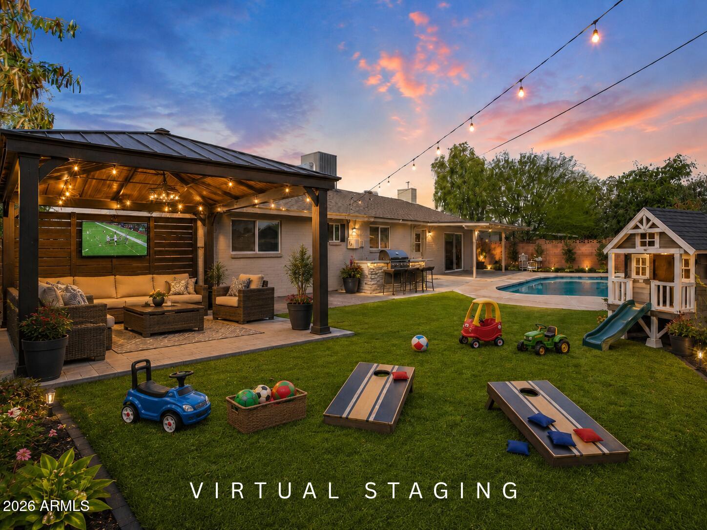 537 E LAGUNA Drive