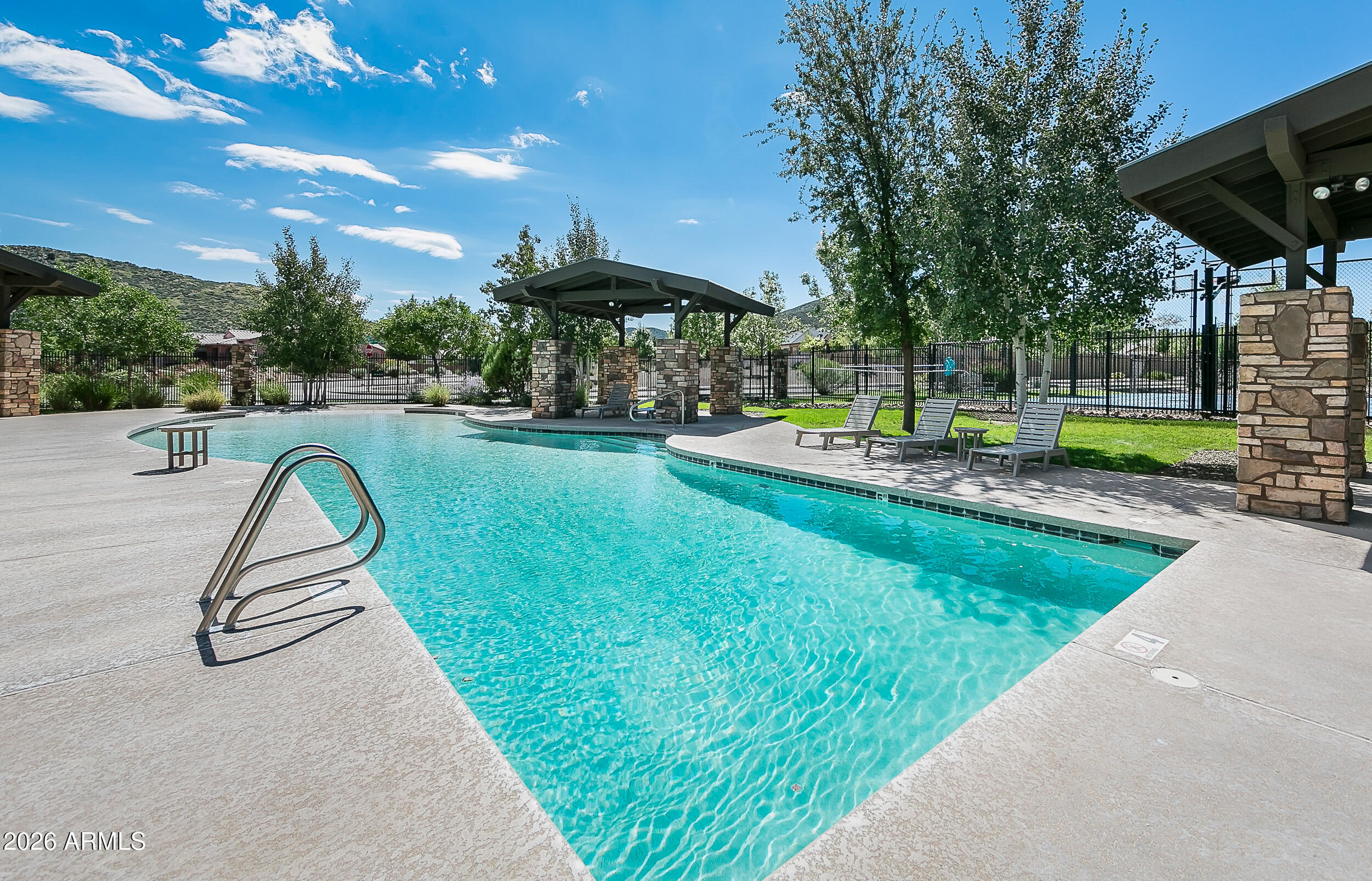 7615 E TRADERS Trail