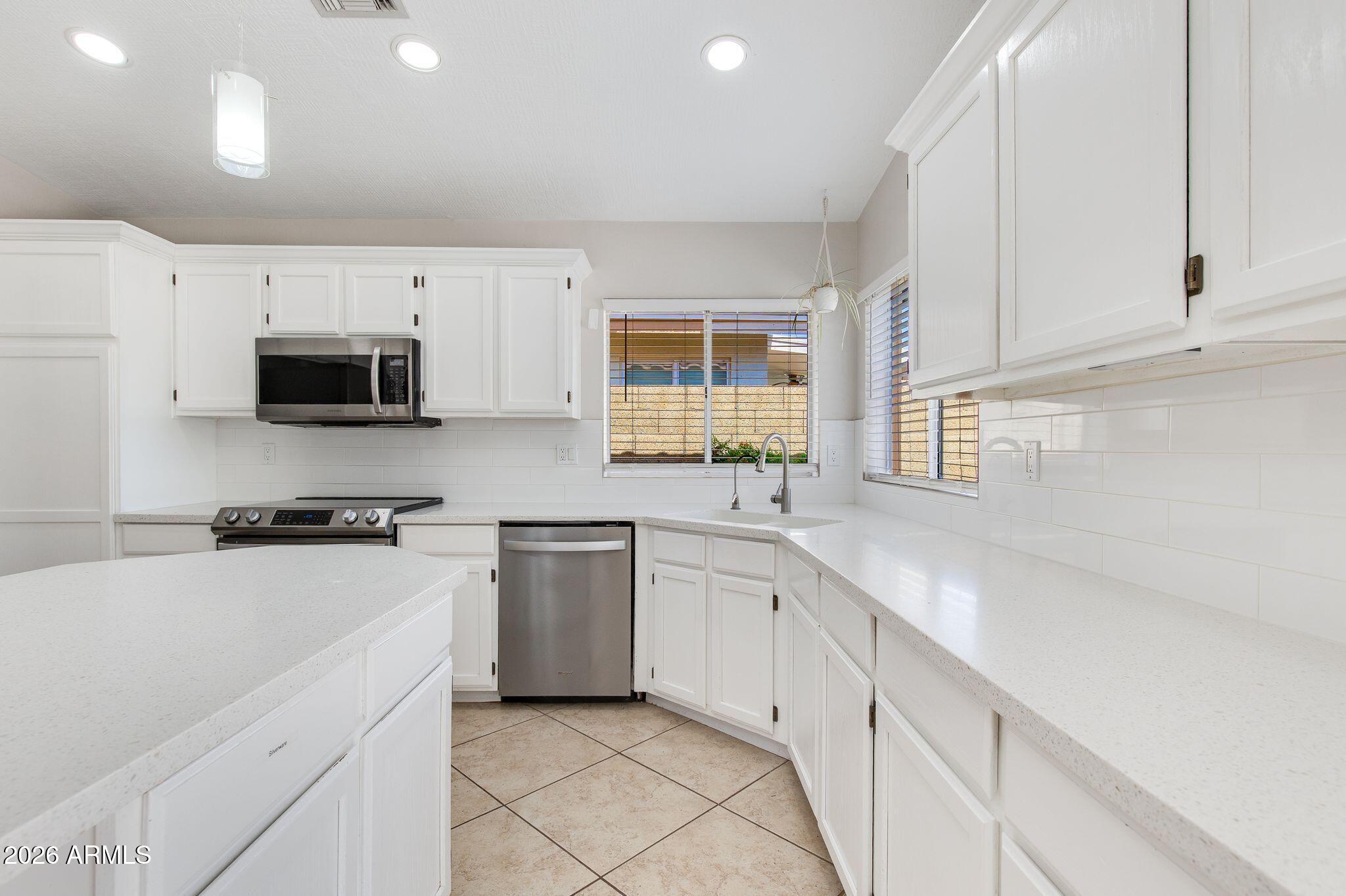 4041 W AVENIDA DEL SOL Avenue