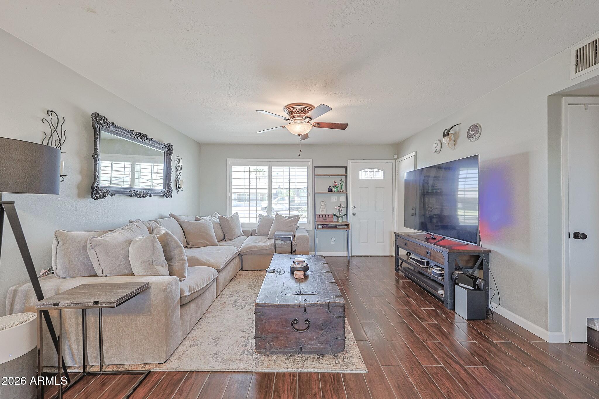 2327 W SUNNYSIDE Avenue