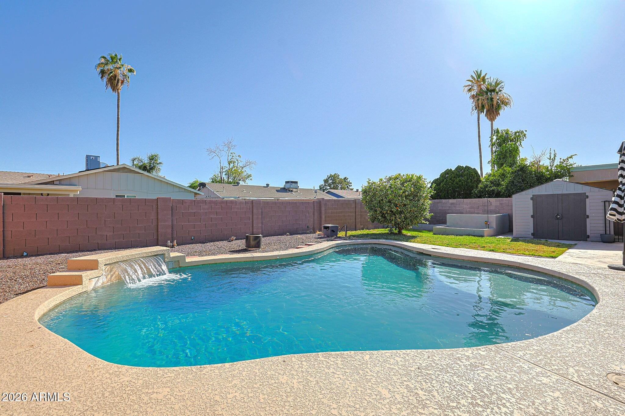 2327 W SUNNYSIDE Avenue
