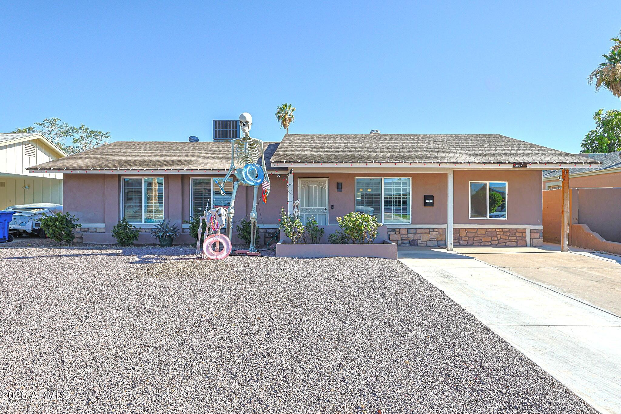 2327 W SUNNYSIDE Avenue