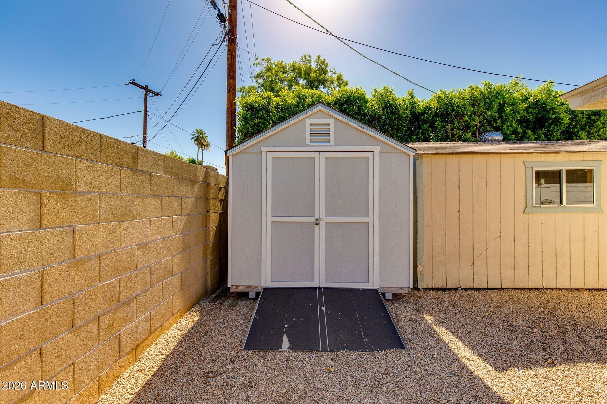 5002 E MITCHELL Drive
