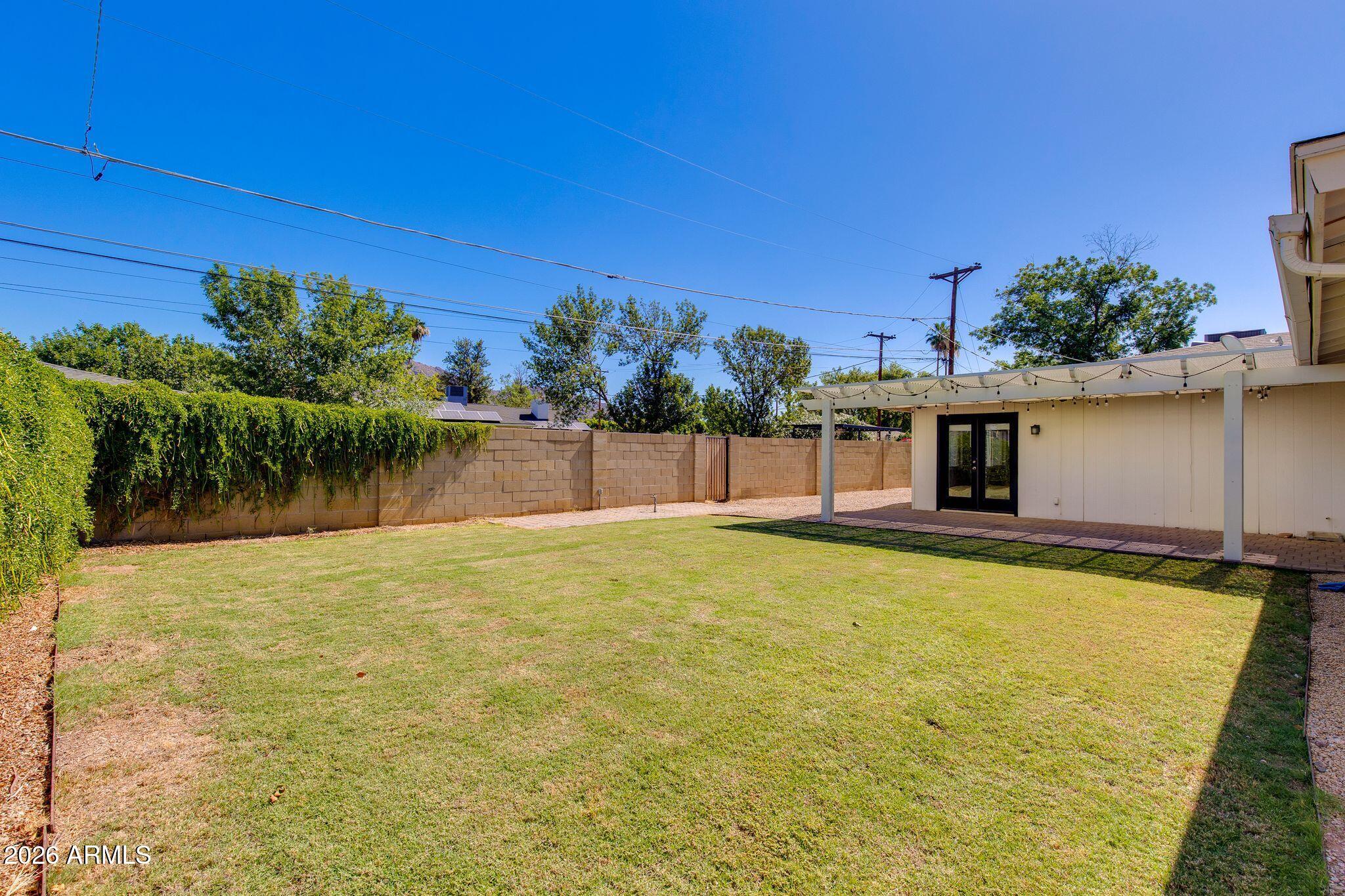 5002 E MITCHELL Drive