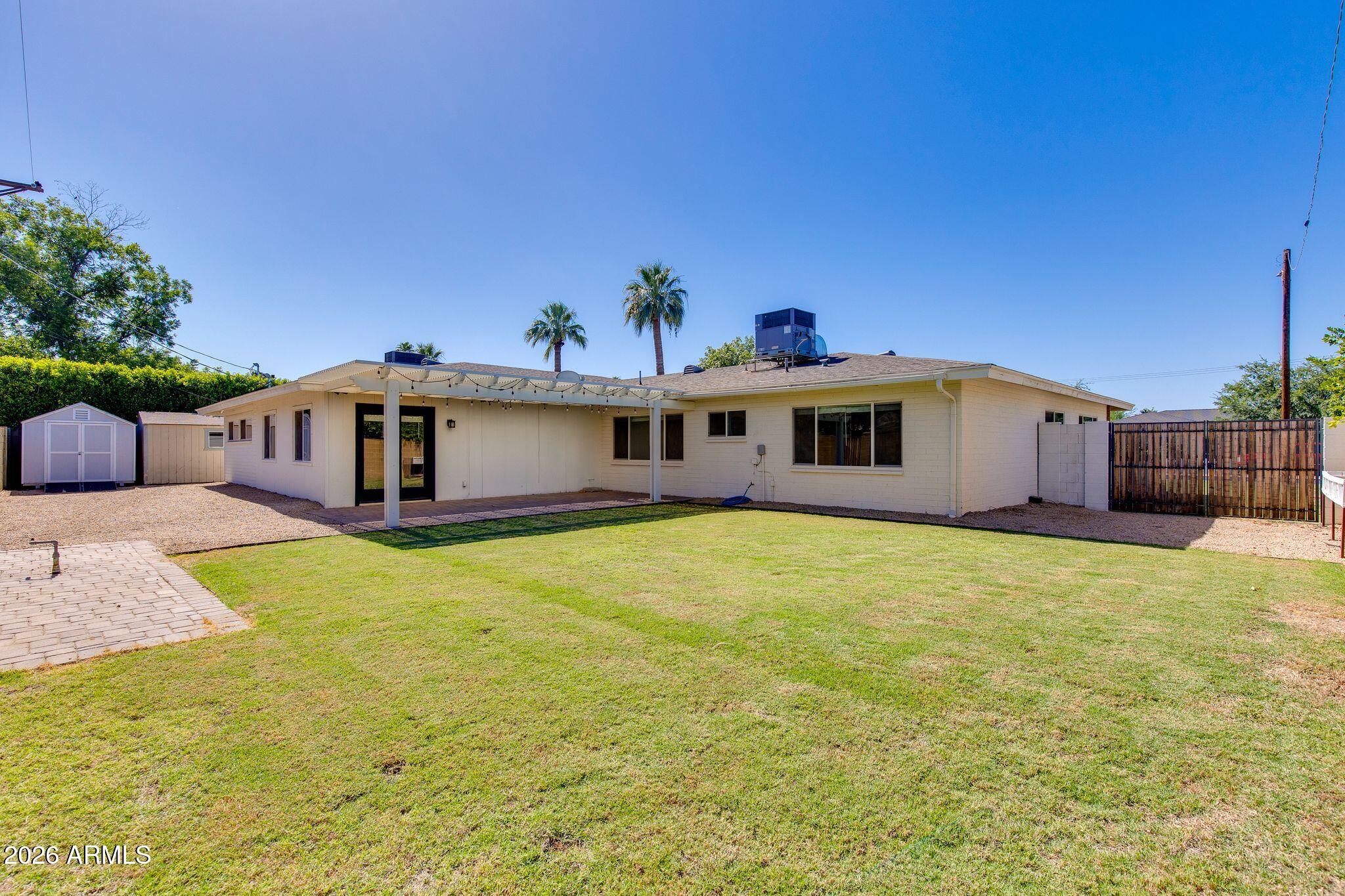 5002 E MITCHELL Drive