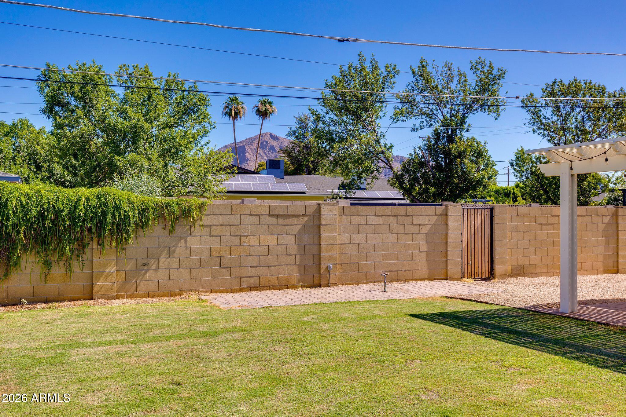 5002 E MITCHELL Drive