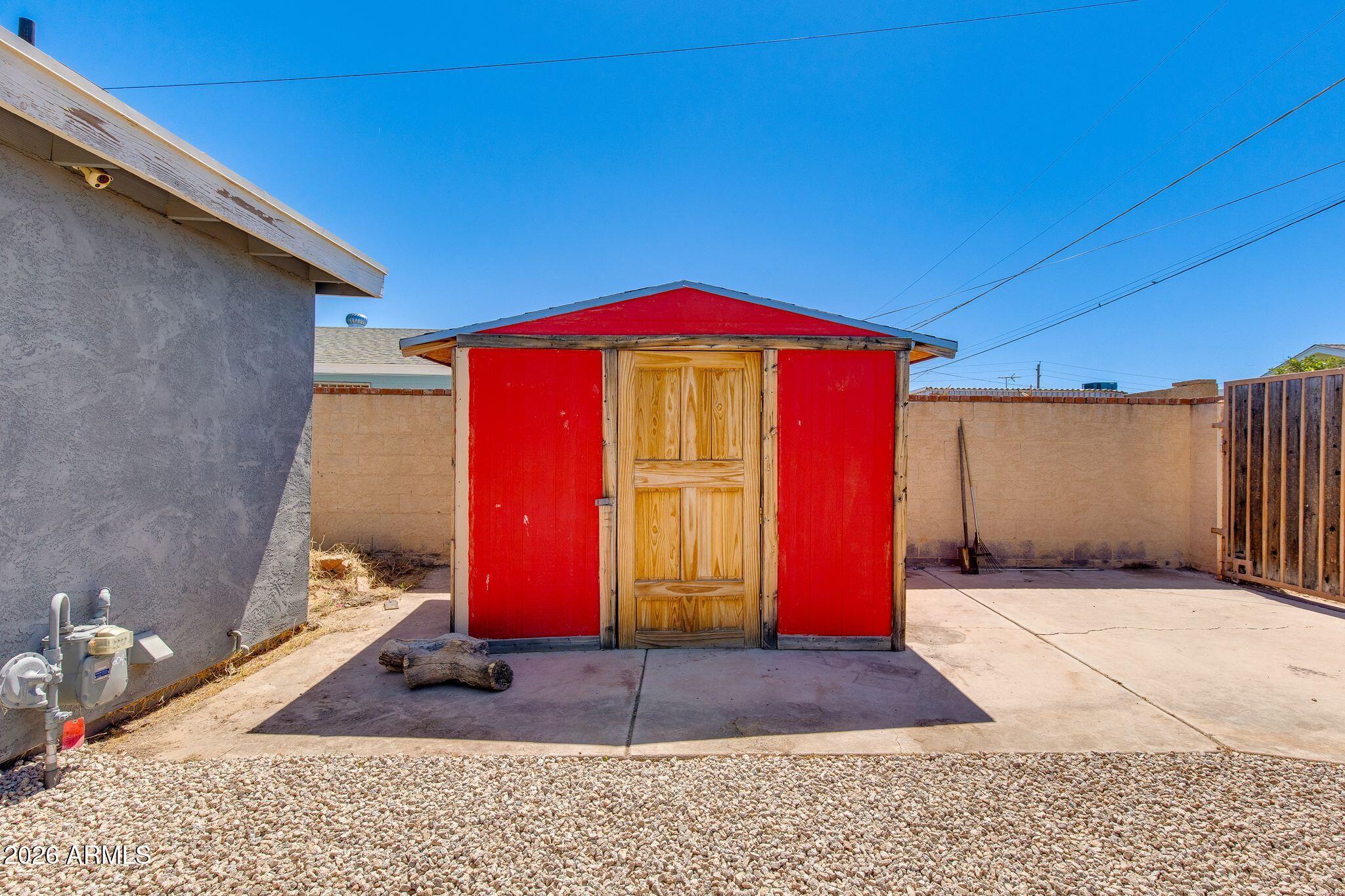 4923 E PALM Lane