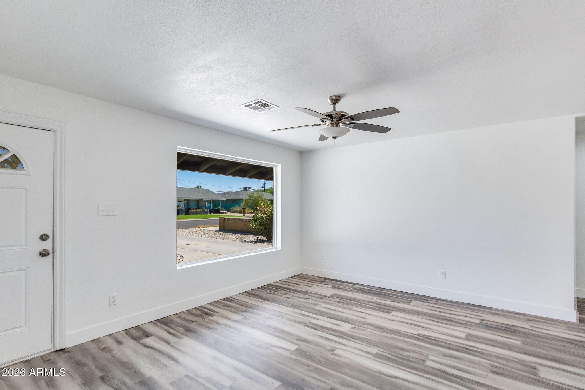 4923 E PALM Lane