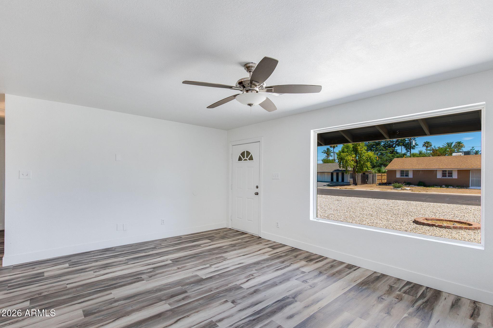 4923 E PALM Lane