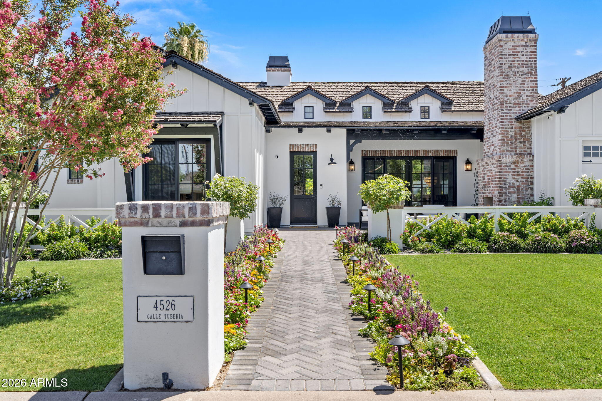 4526 E CALLE TUBERIA