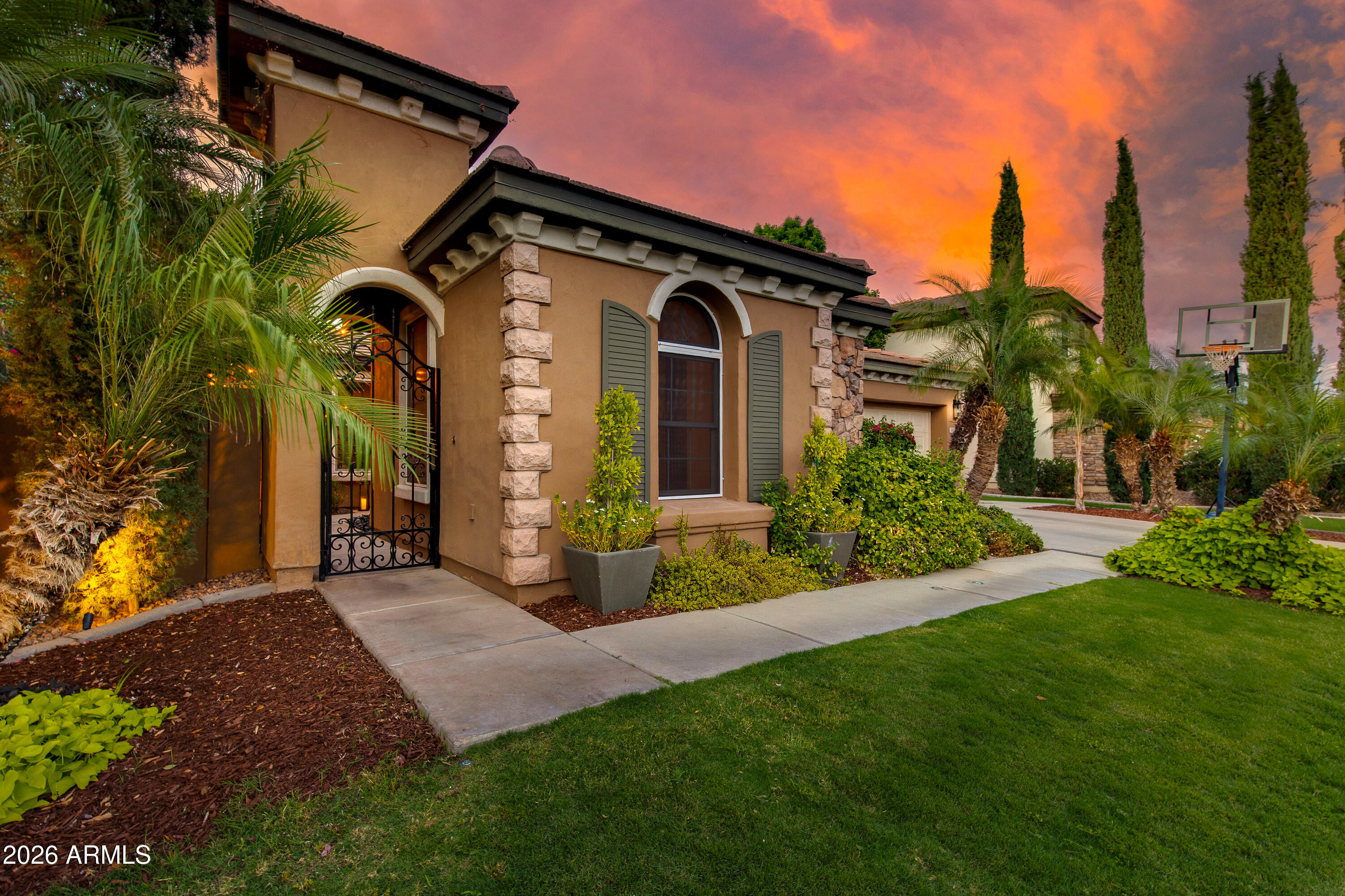 904 E MEAD Drive
