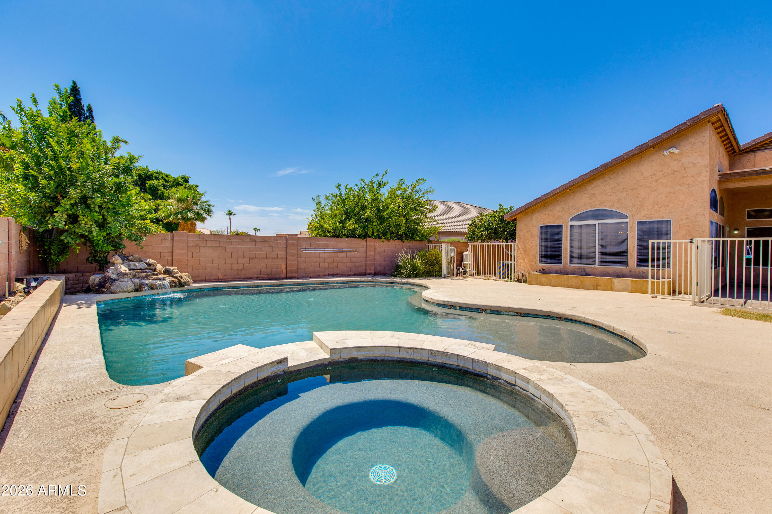 4209 W WAHALLA Lane