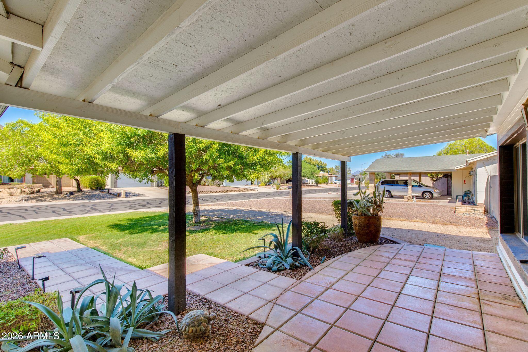 2429 E DAHLIA Drive