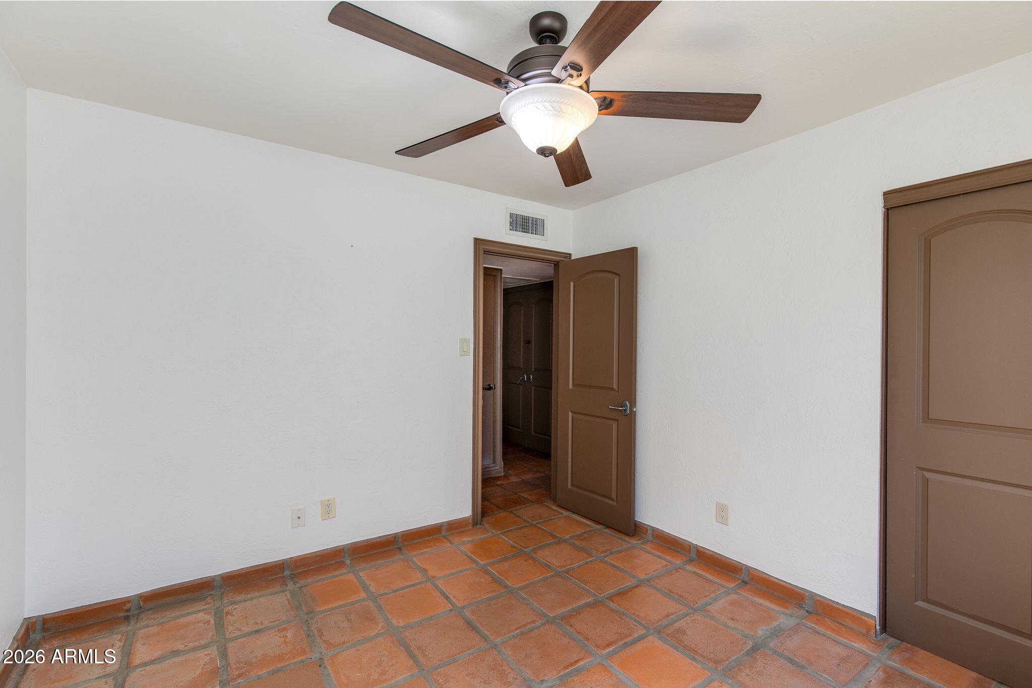 2429 E DAHLIA Drive