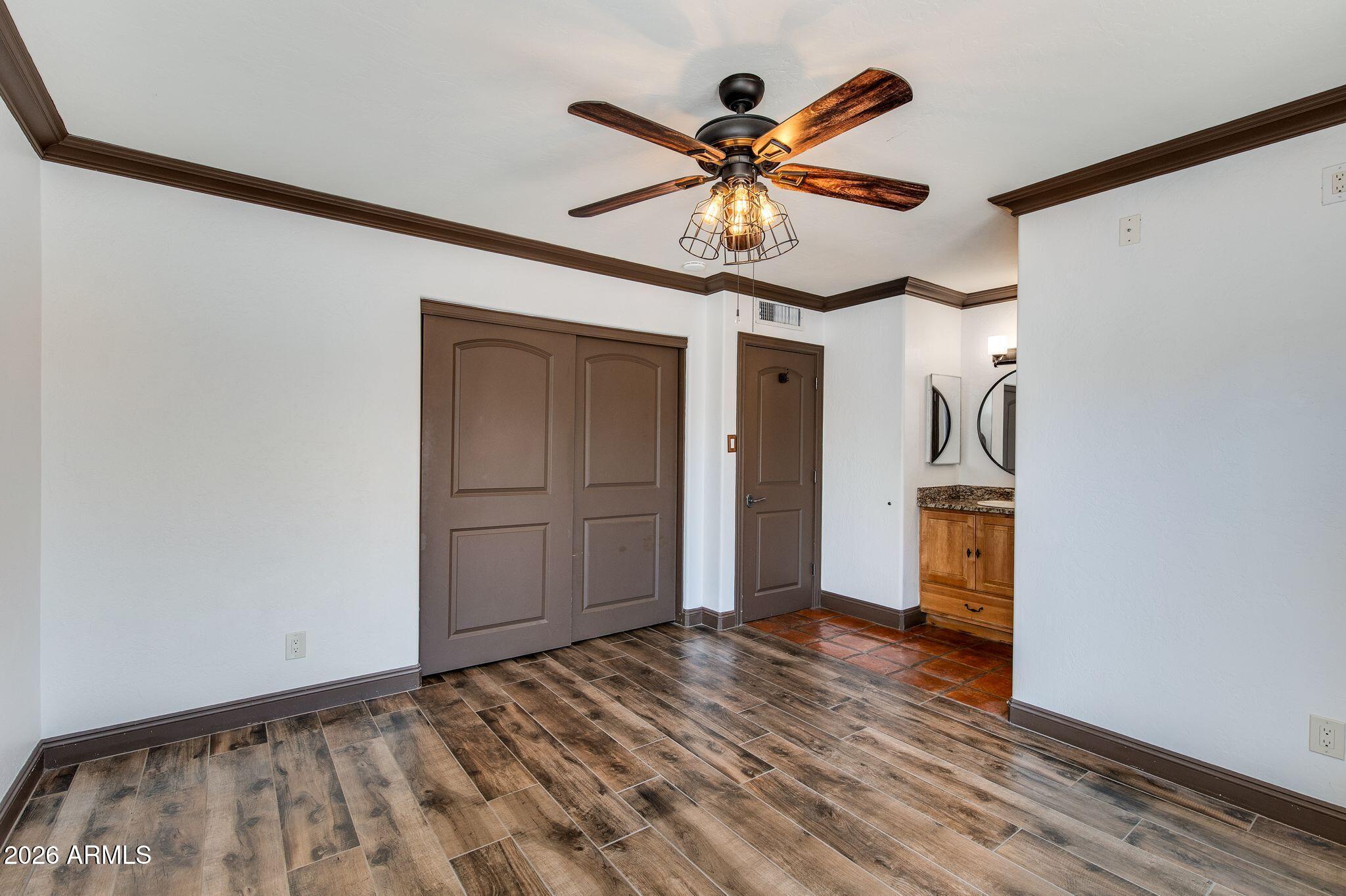 2429 E DAHLIA Drive