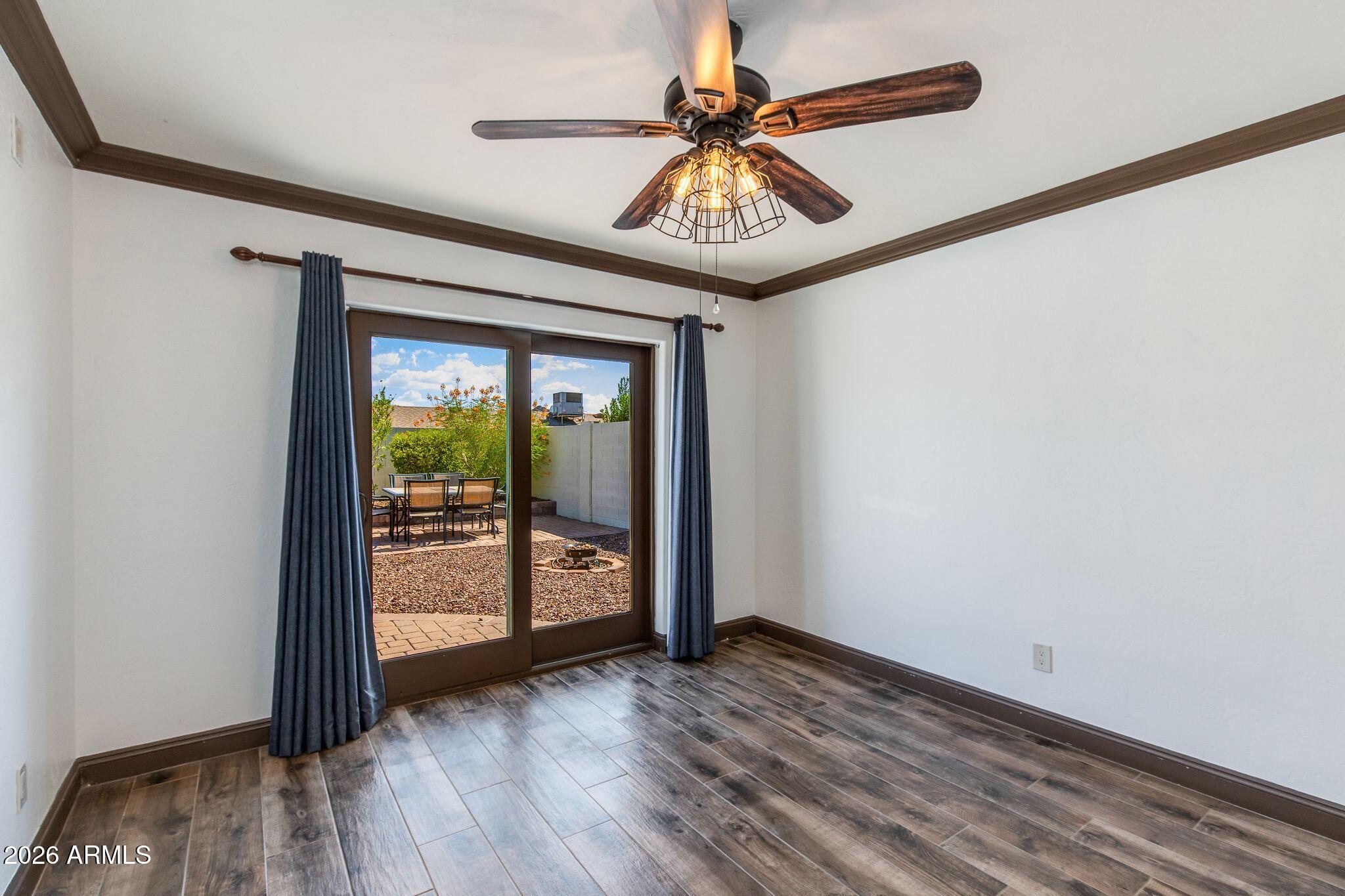 2429 E DAHLIA Drive