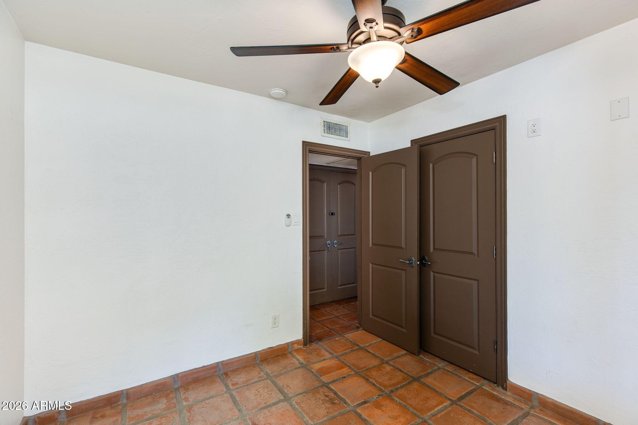 2429 E DAHLIA Drive