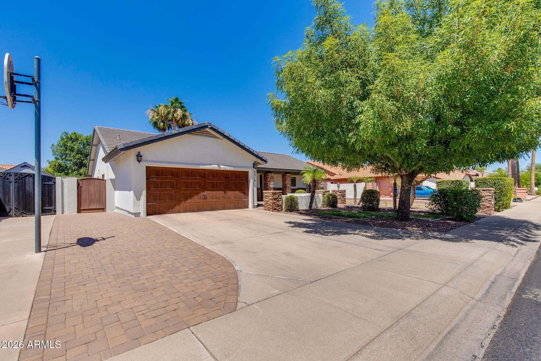 5416 E Hillery Drive