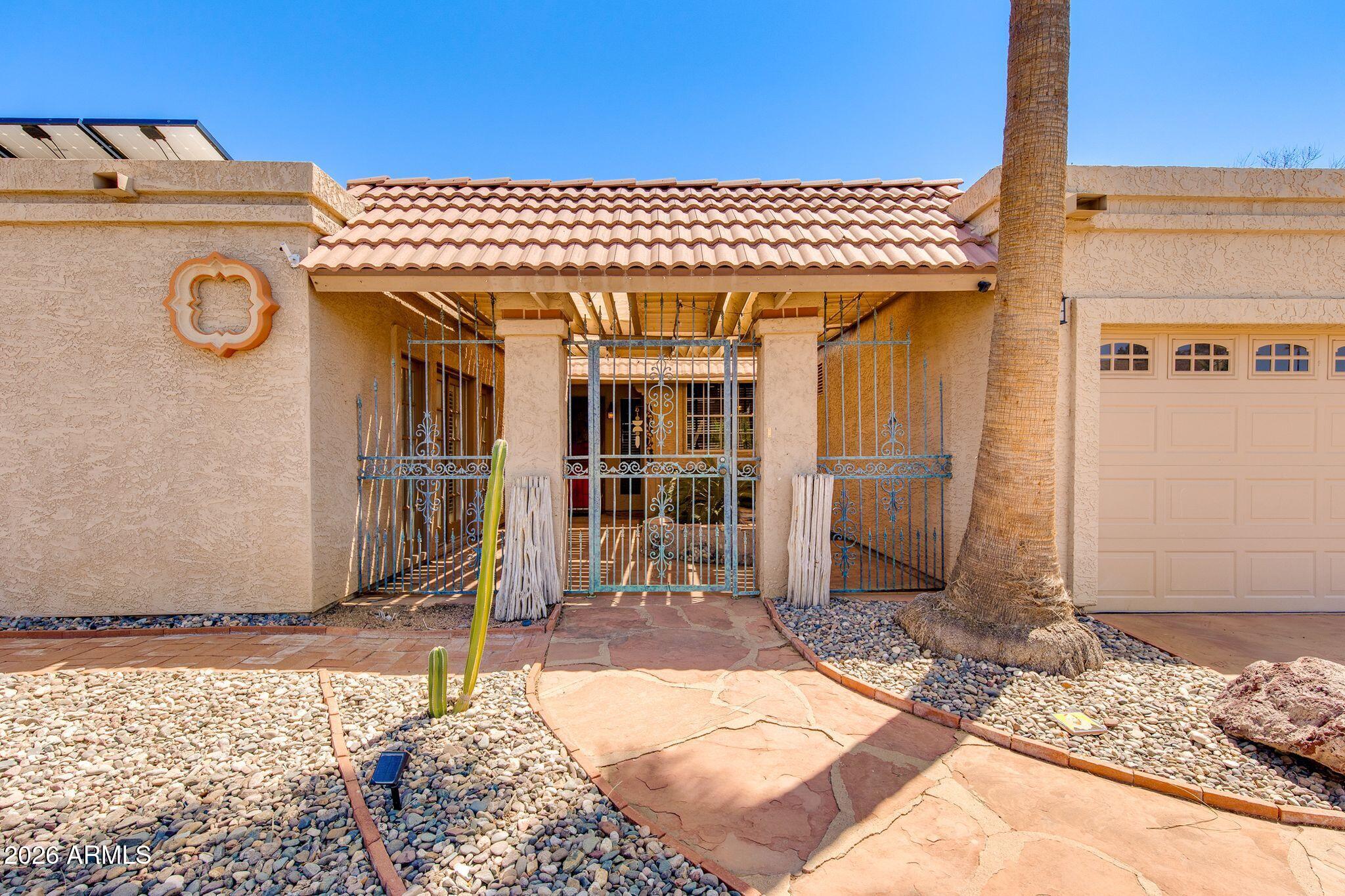 825 E PIUTE Avenue