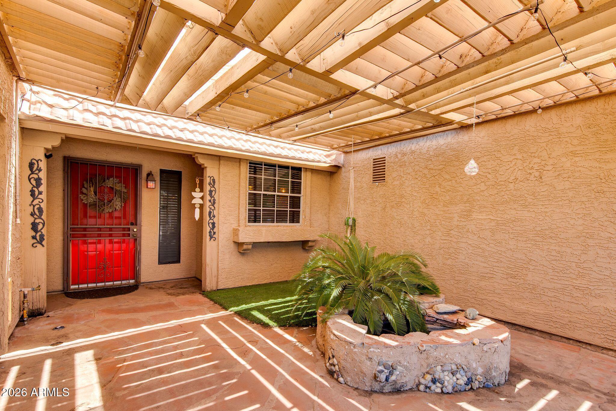 825 E PIUTE Avenue