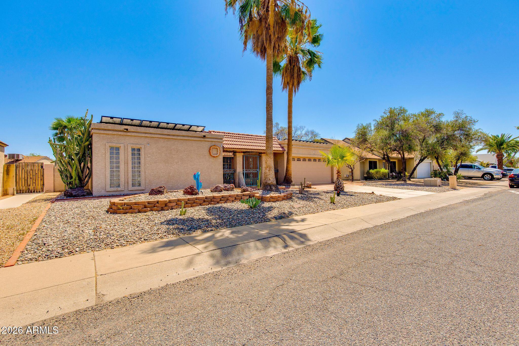 825 E PIUTE Avenue