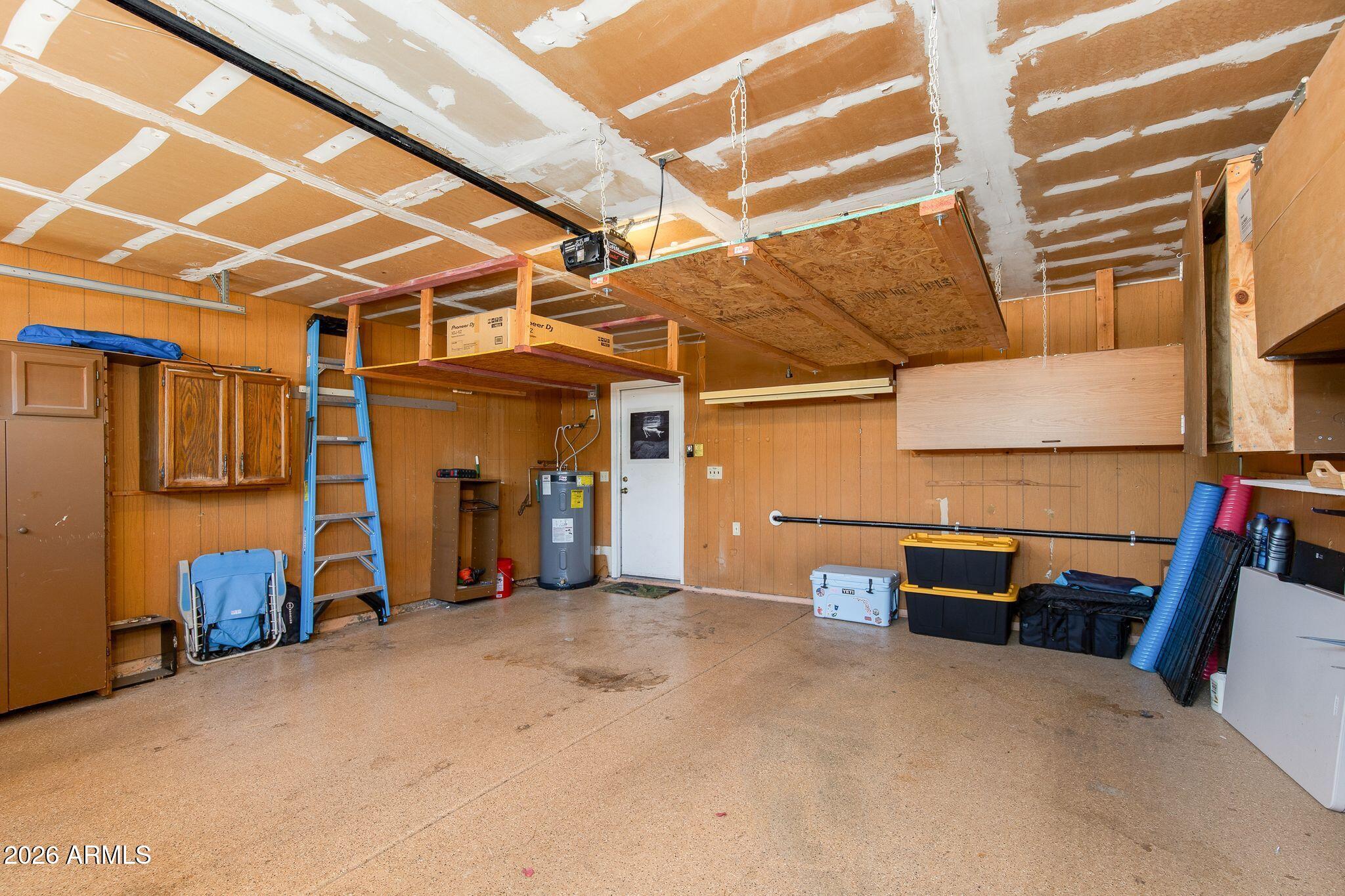 825 E PIUTE Avenue
