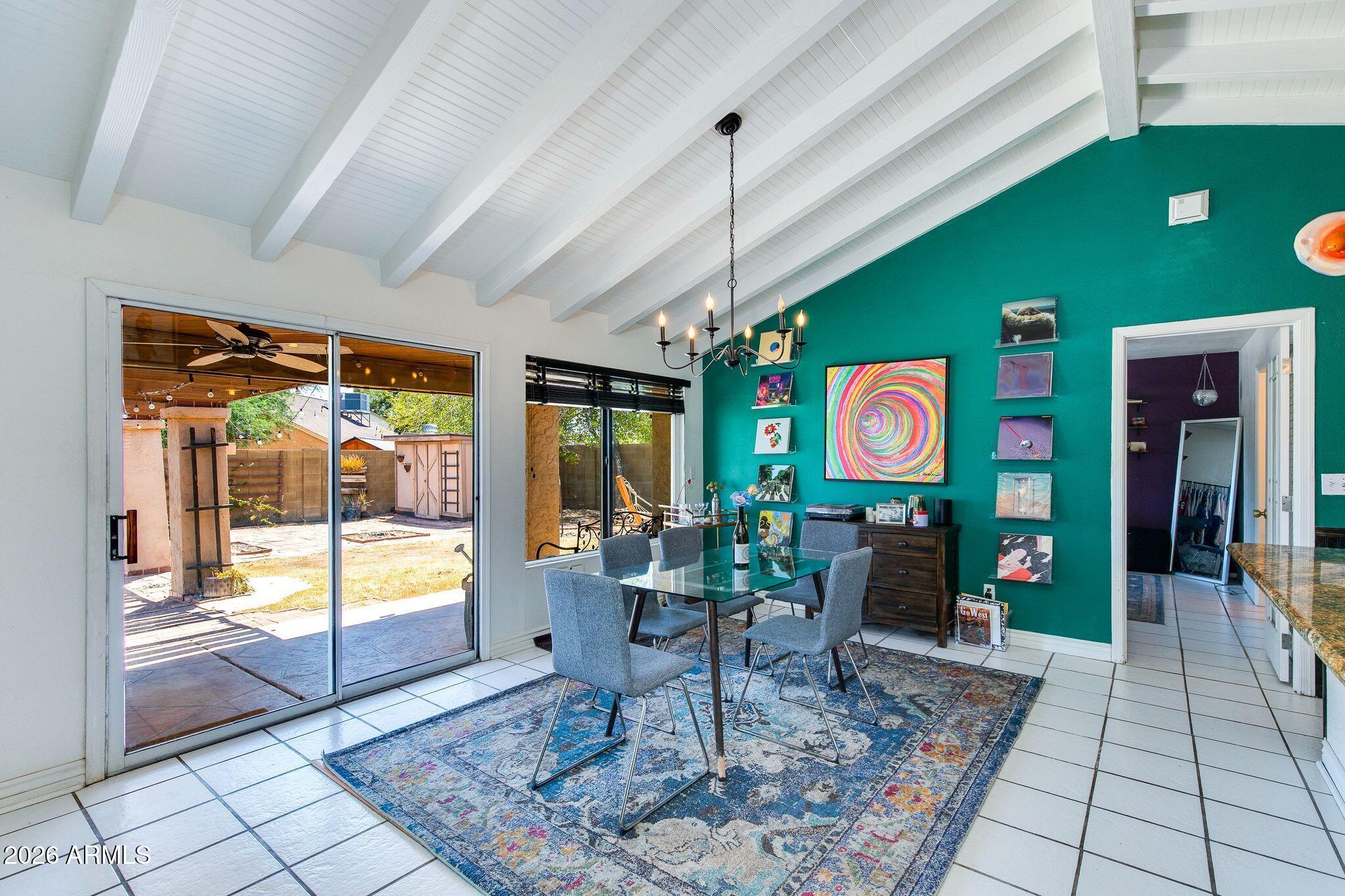 825 E PIUTE Avenue