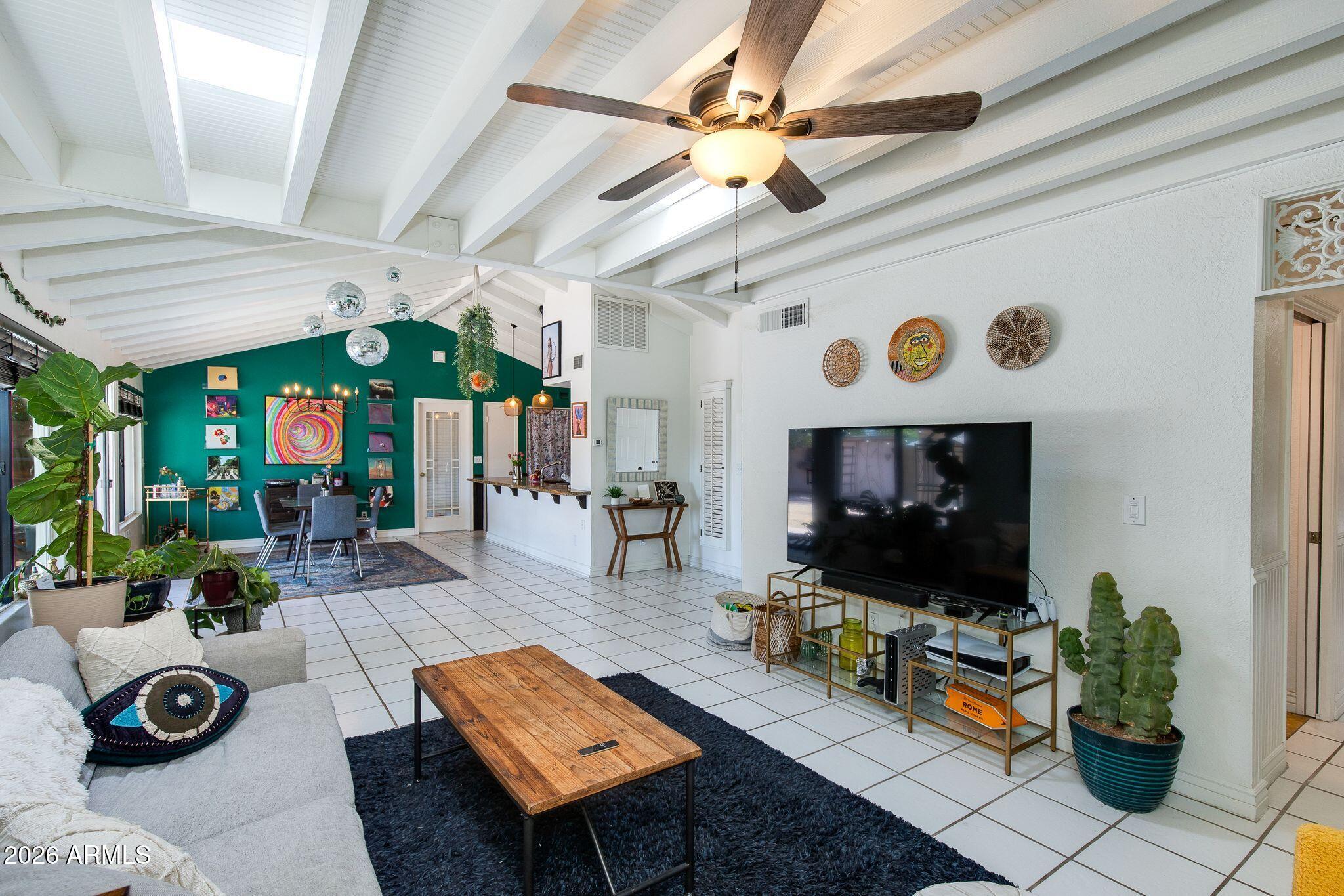 825 E PIUTE Avenue