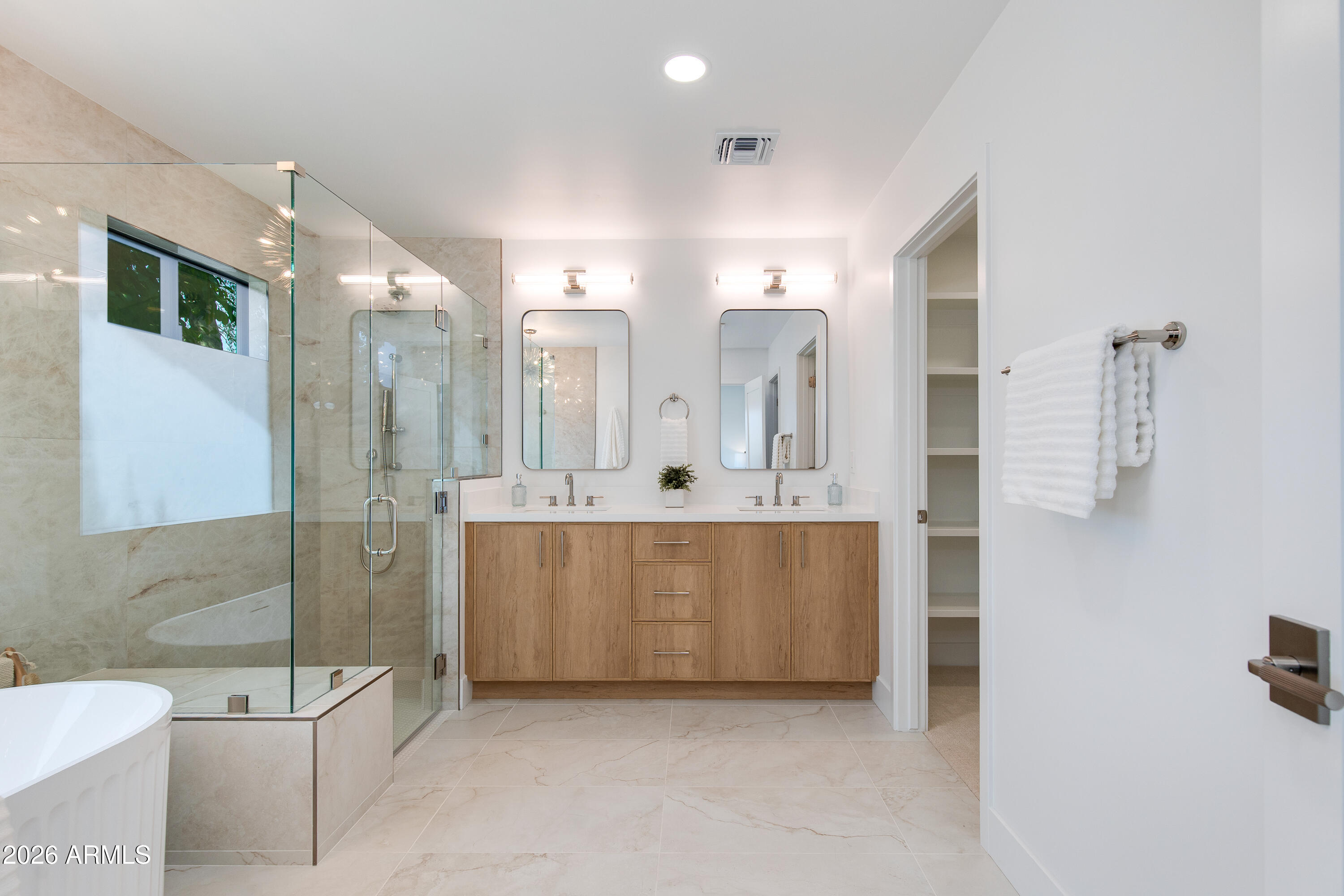 10521 E BELLA VISTA Drive