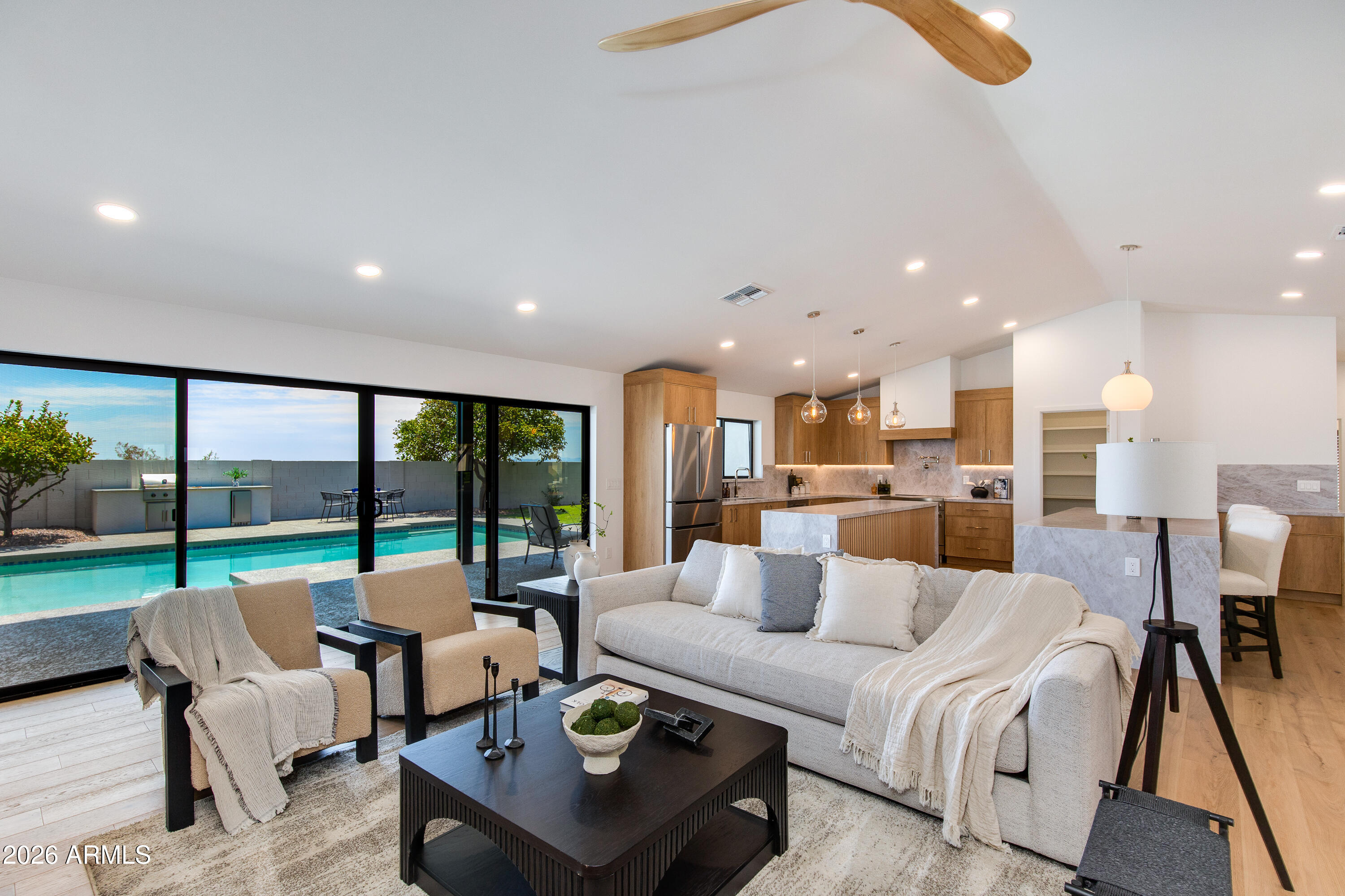10521 E BELLA VISTA Drive