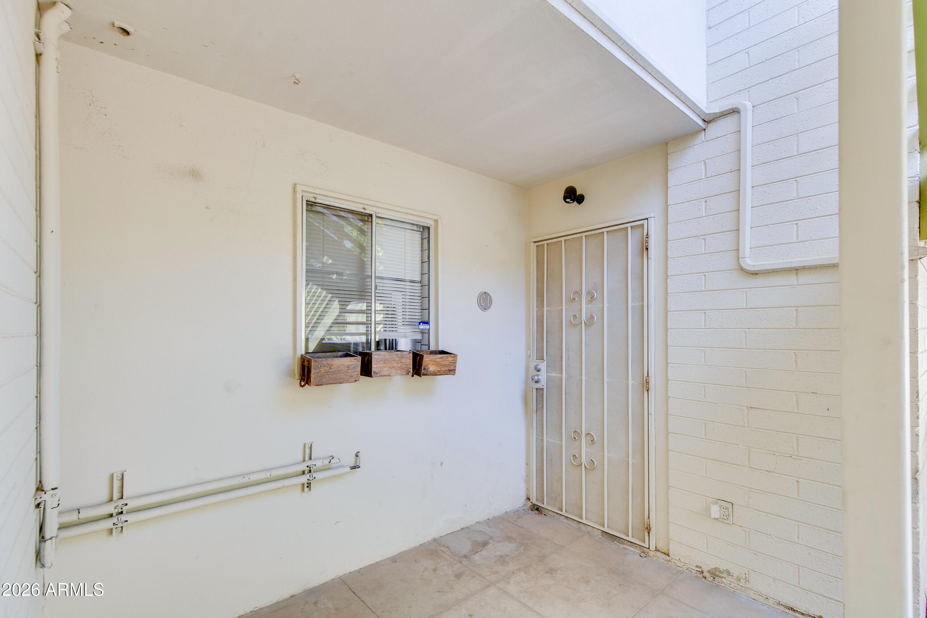 102 W MARYLAND Avenue C1