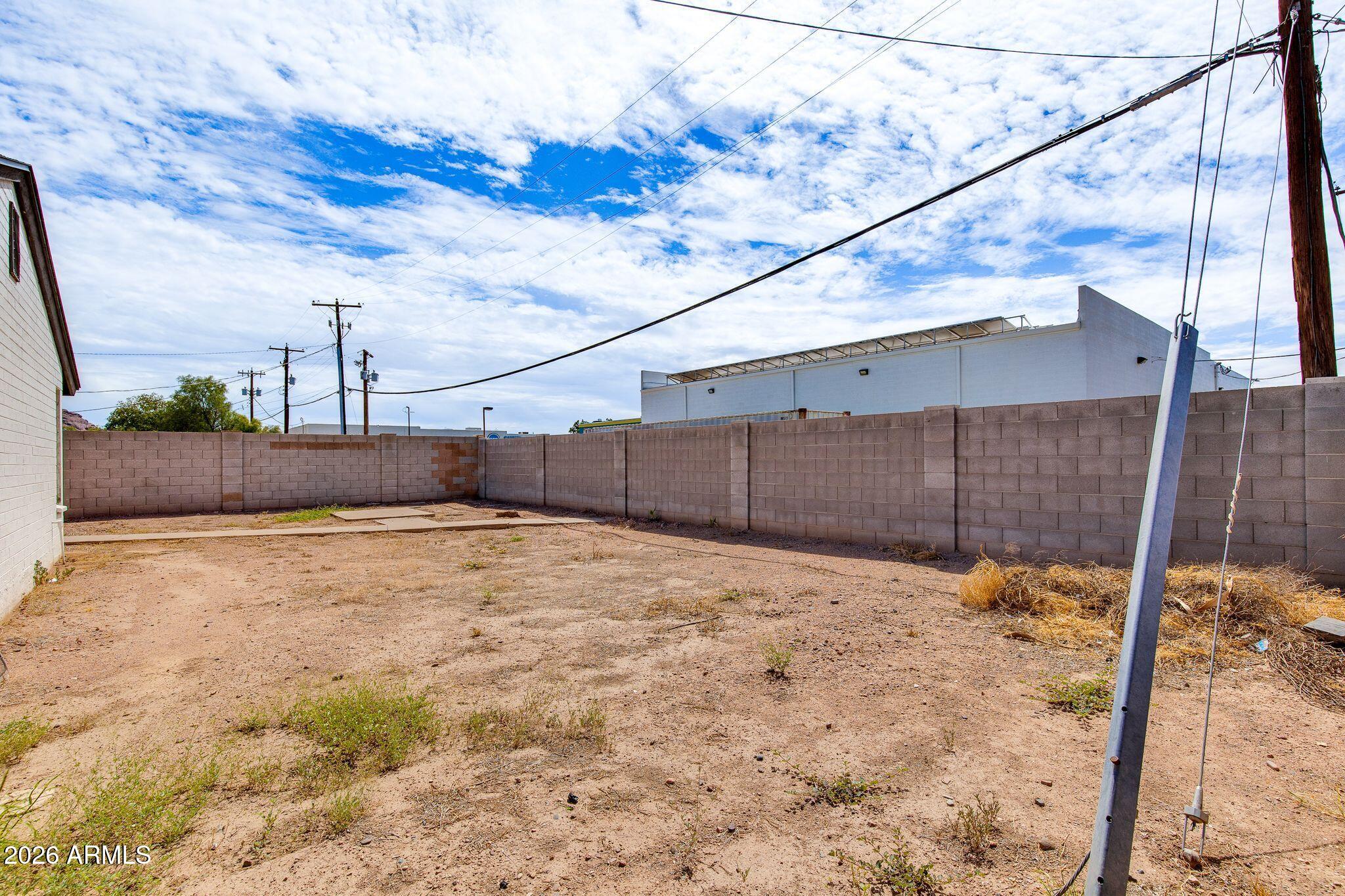 4609 E ALMERIA Road