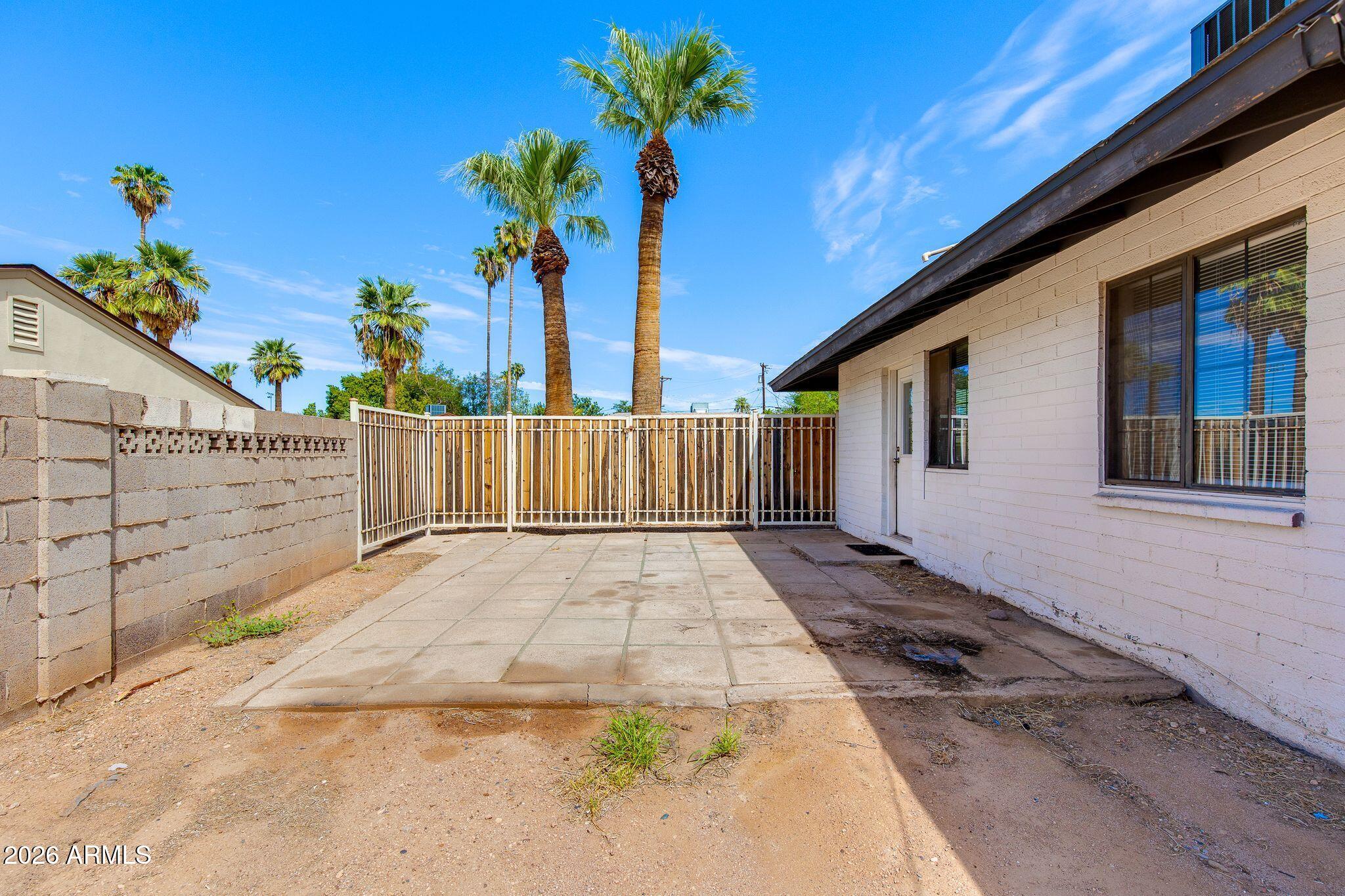 4609 E ALMERIA Road