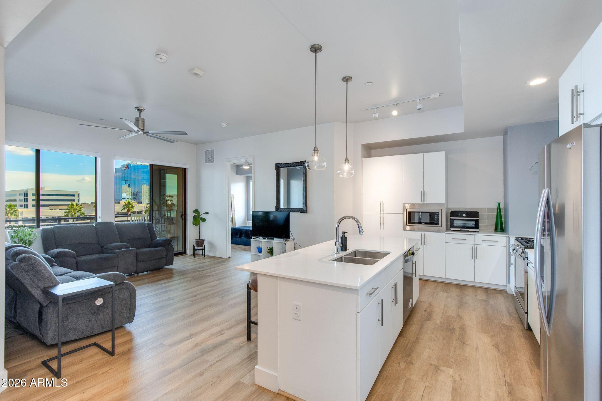 3131 N CENTRAL Avenue 5002