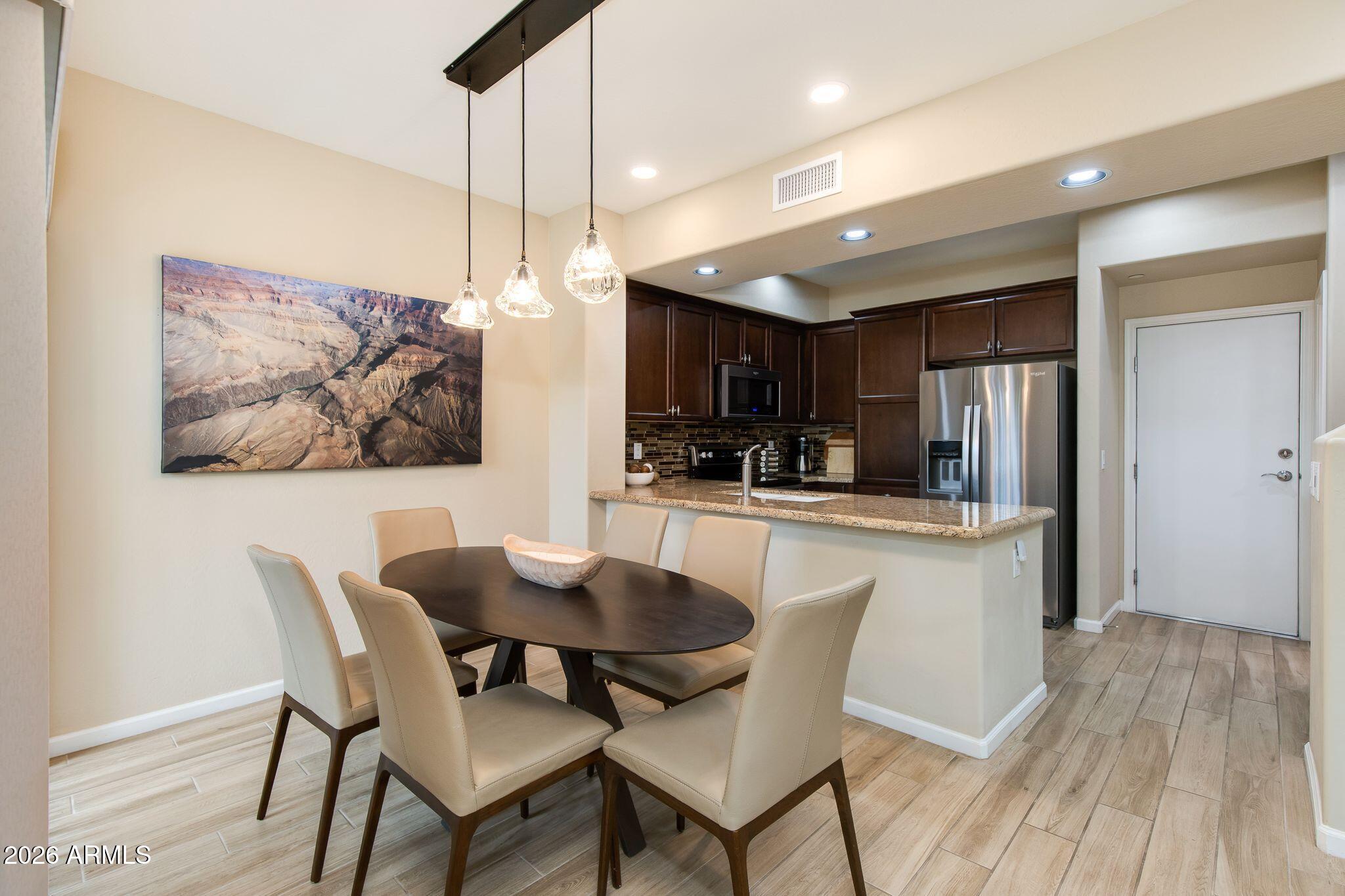 3935 E ROUGH RIDER Road 1373