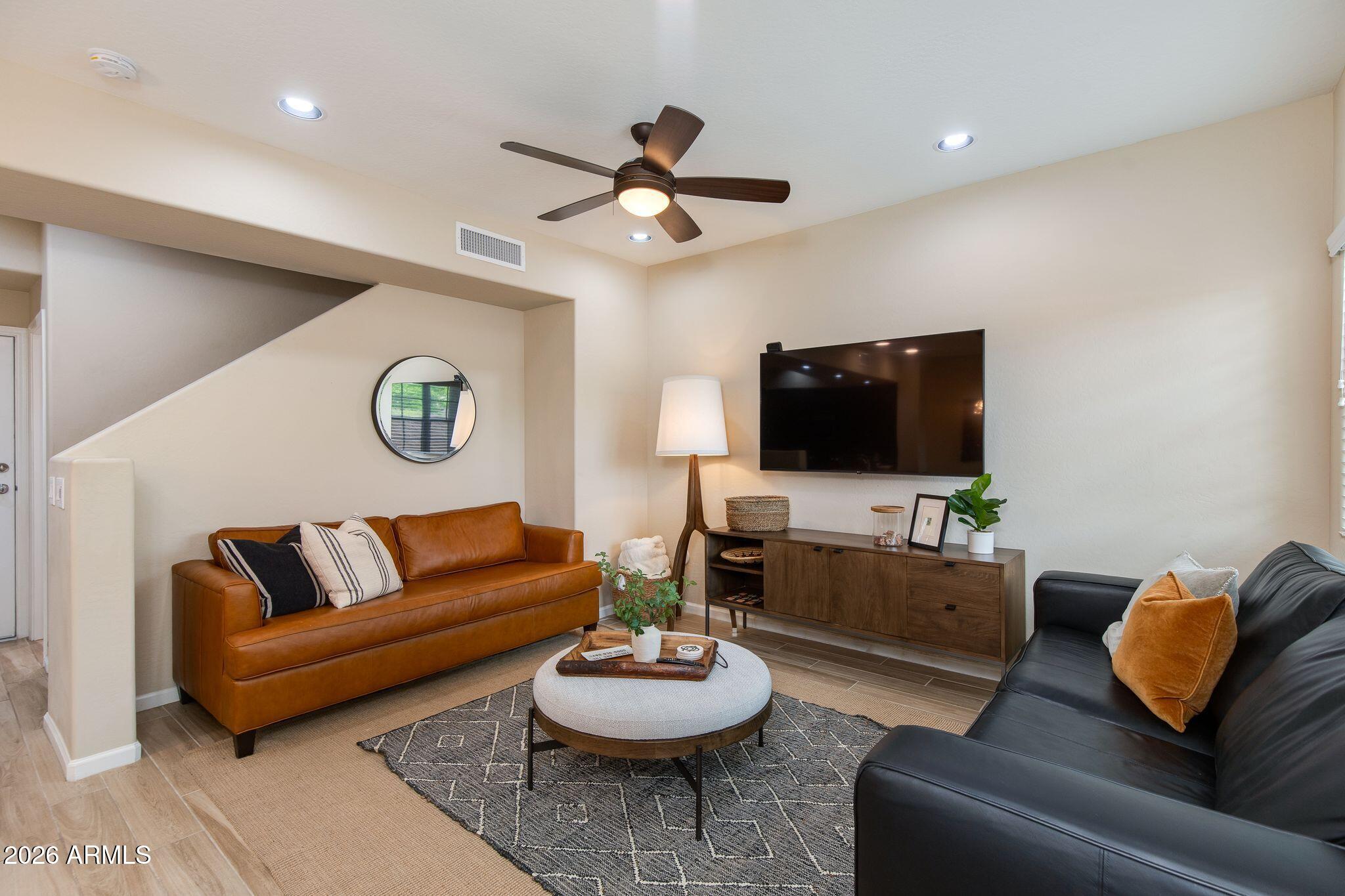 3935 E ROUGH RIDER Road 1373