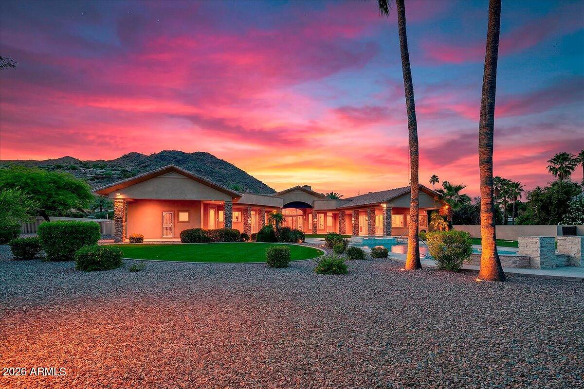 4807 E CRYSTAL Lane