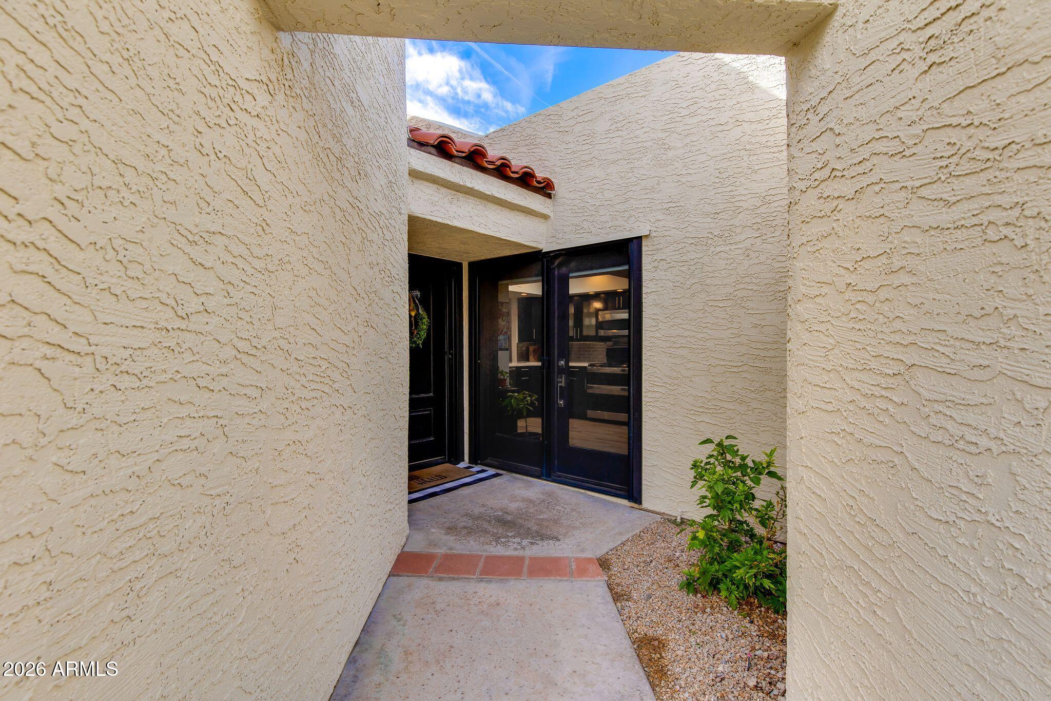 2437 E RANCHO Drive