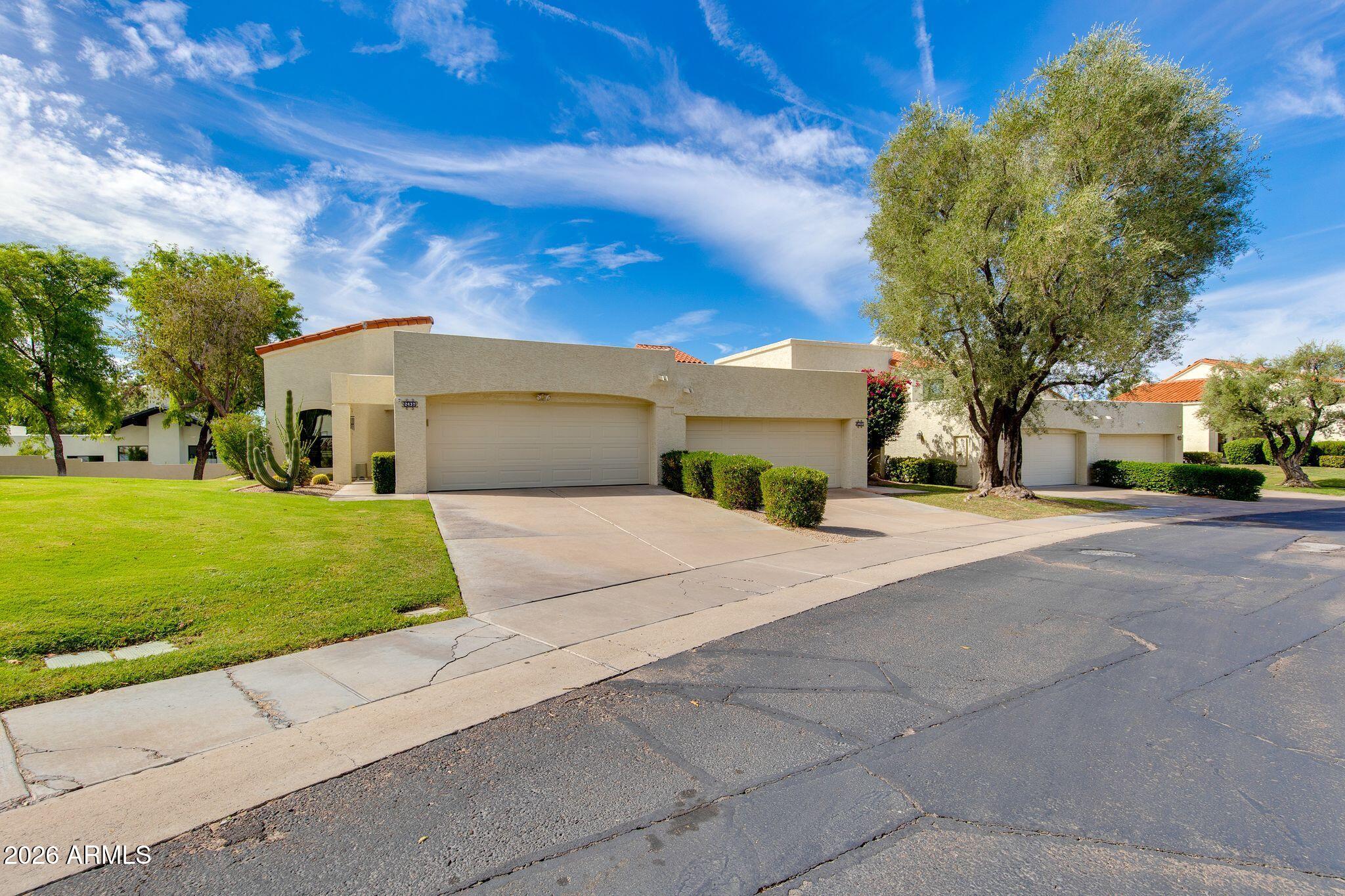 2437 E RANCHO Drive