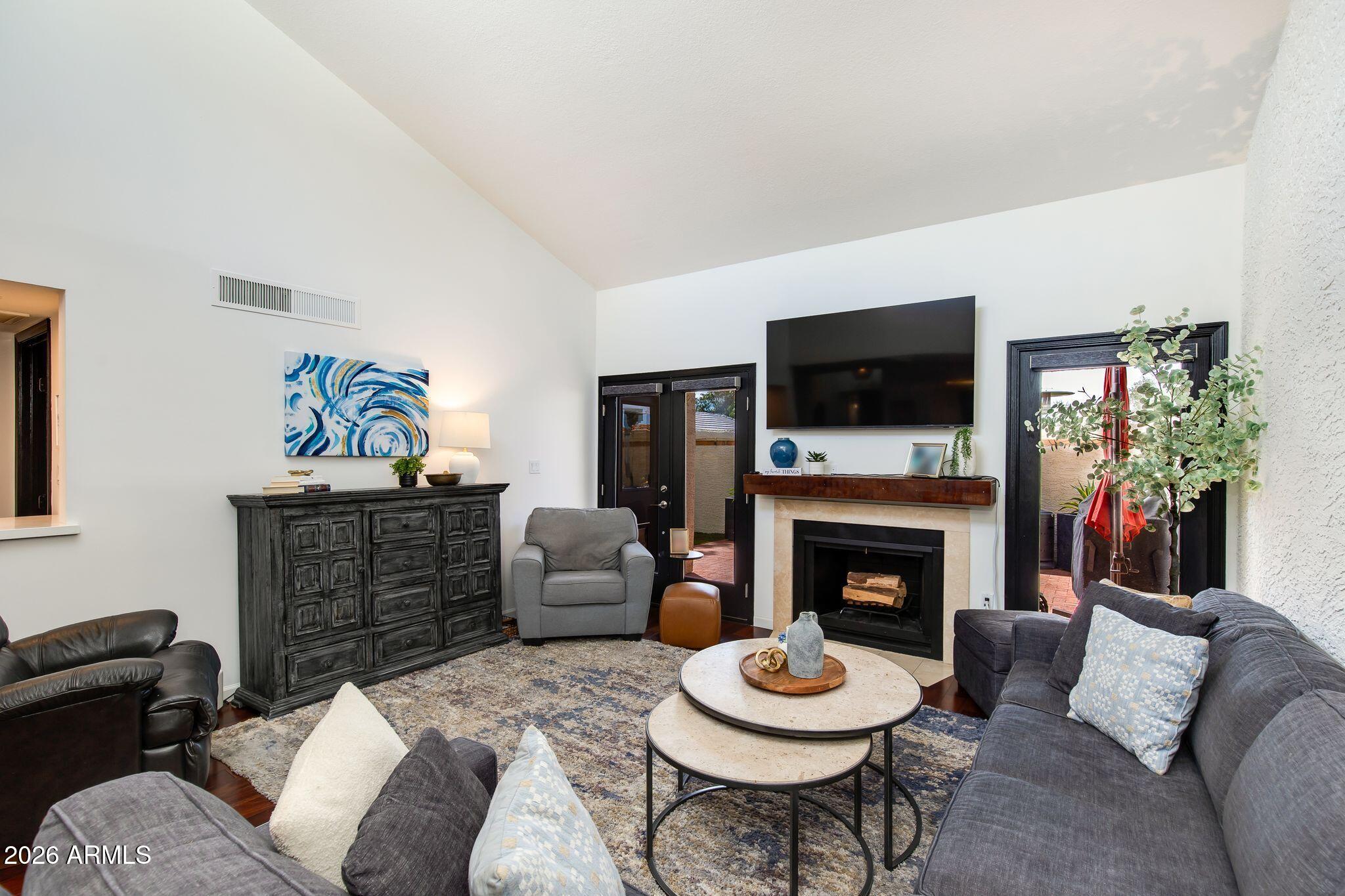 2437 E RANCHO Drive
