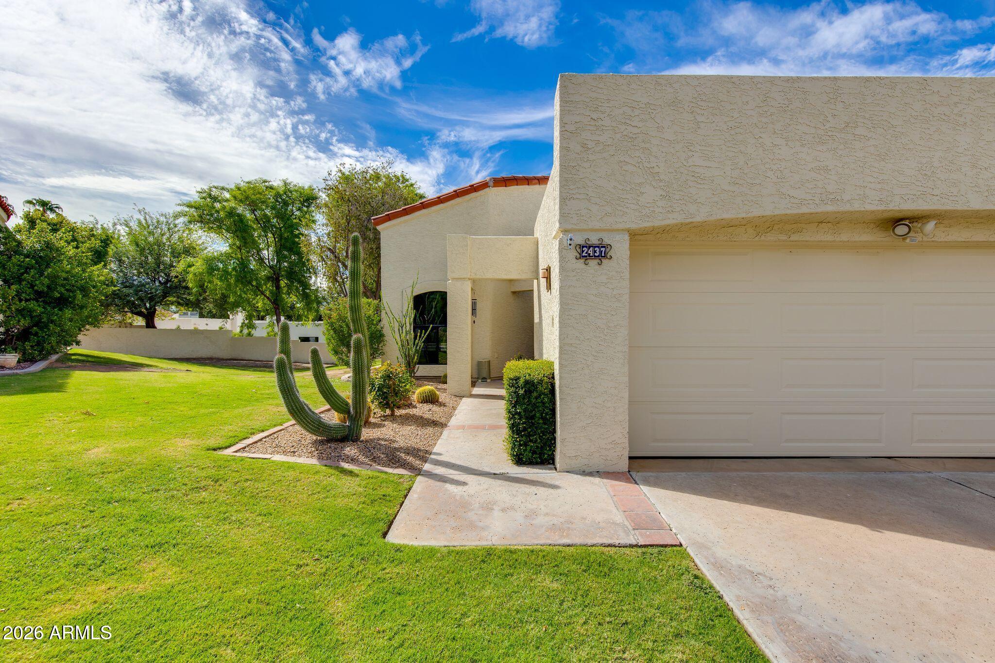 2437 E RANCHO Drive