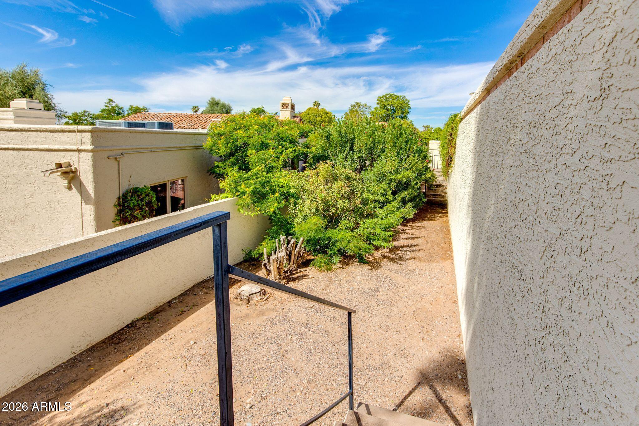 2437 E RANCHO Drive
