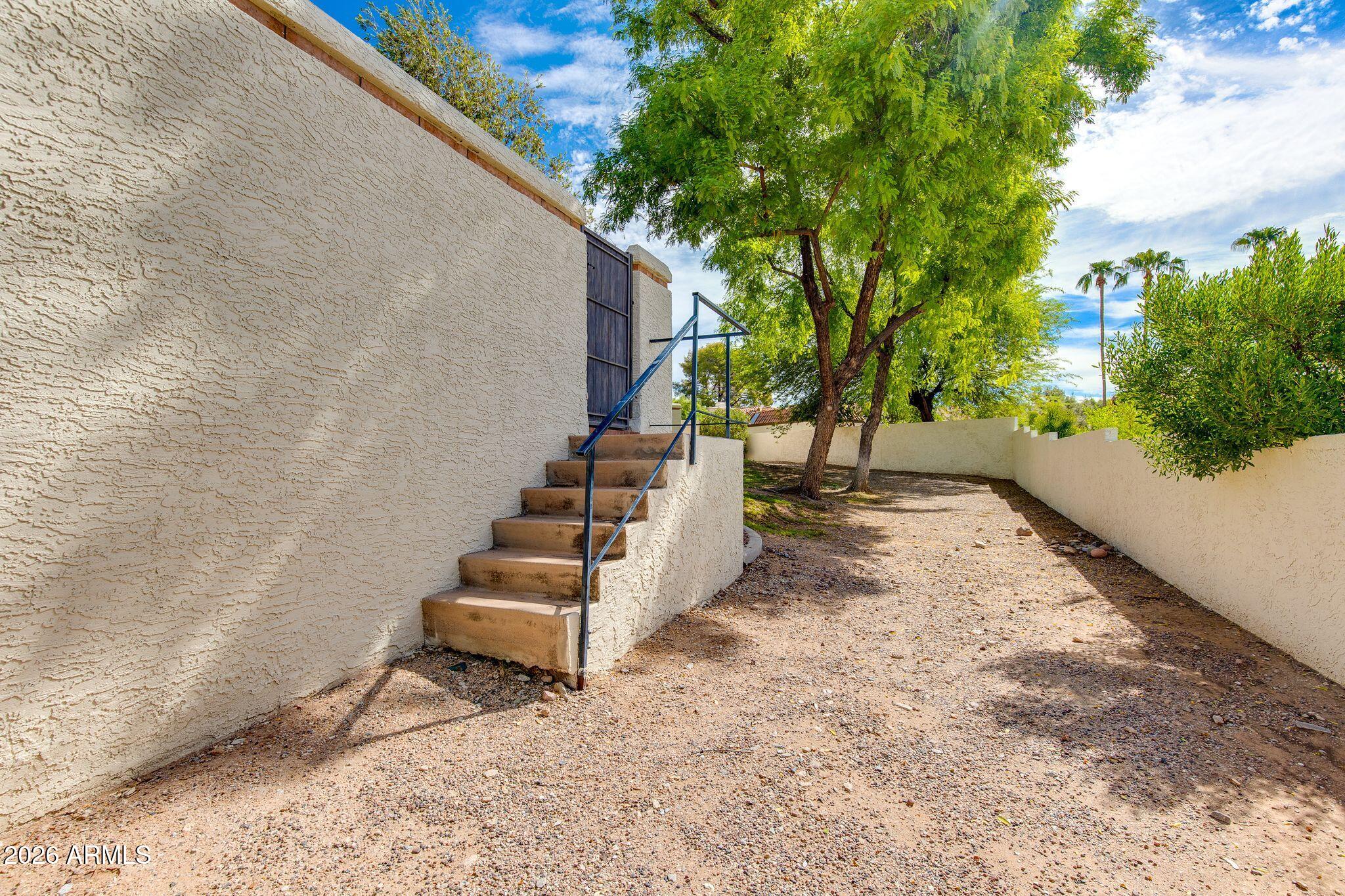 2437 E RANCHO Drive