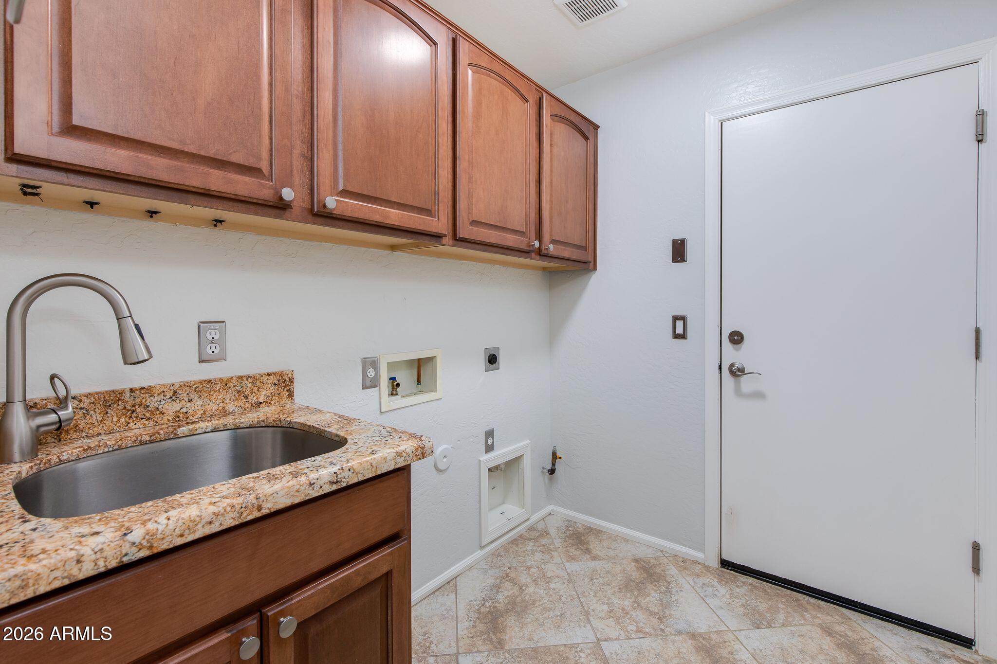 4433 W PHALEN Drive