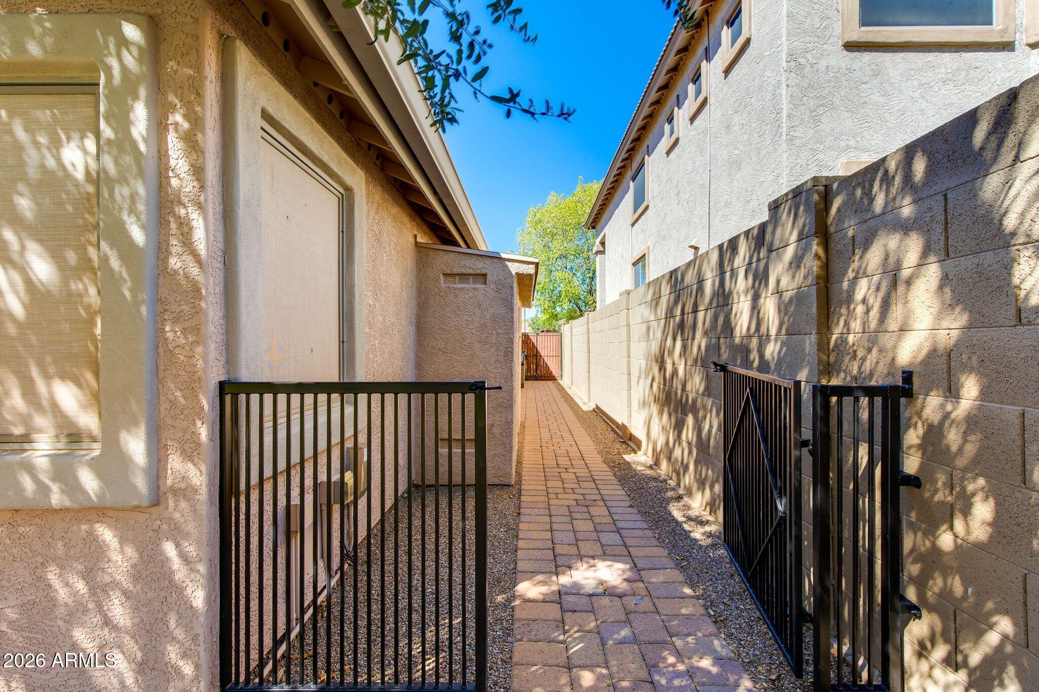 4433 W PHALEN Drive