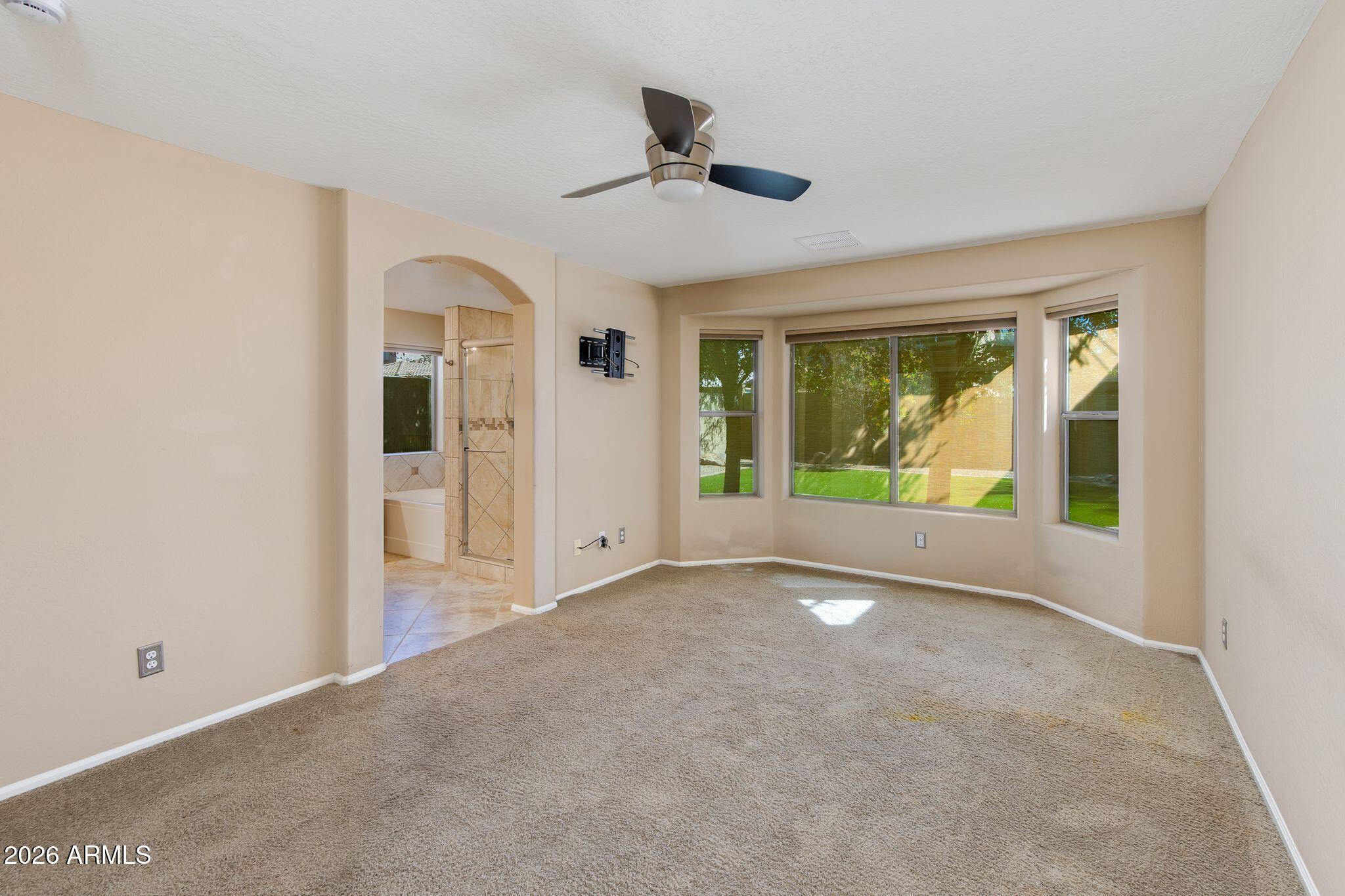 4433 W PHALEN Drive